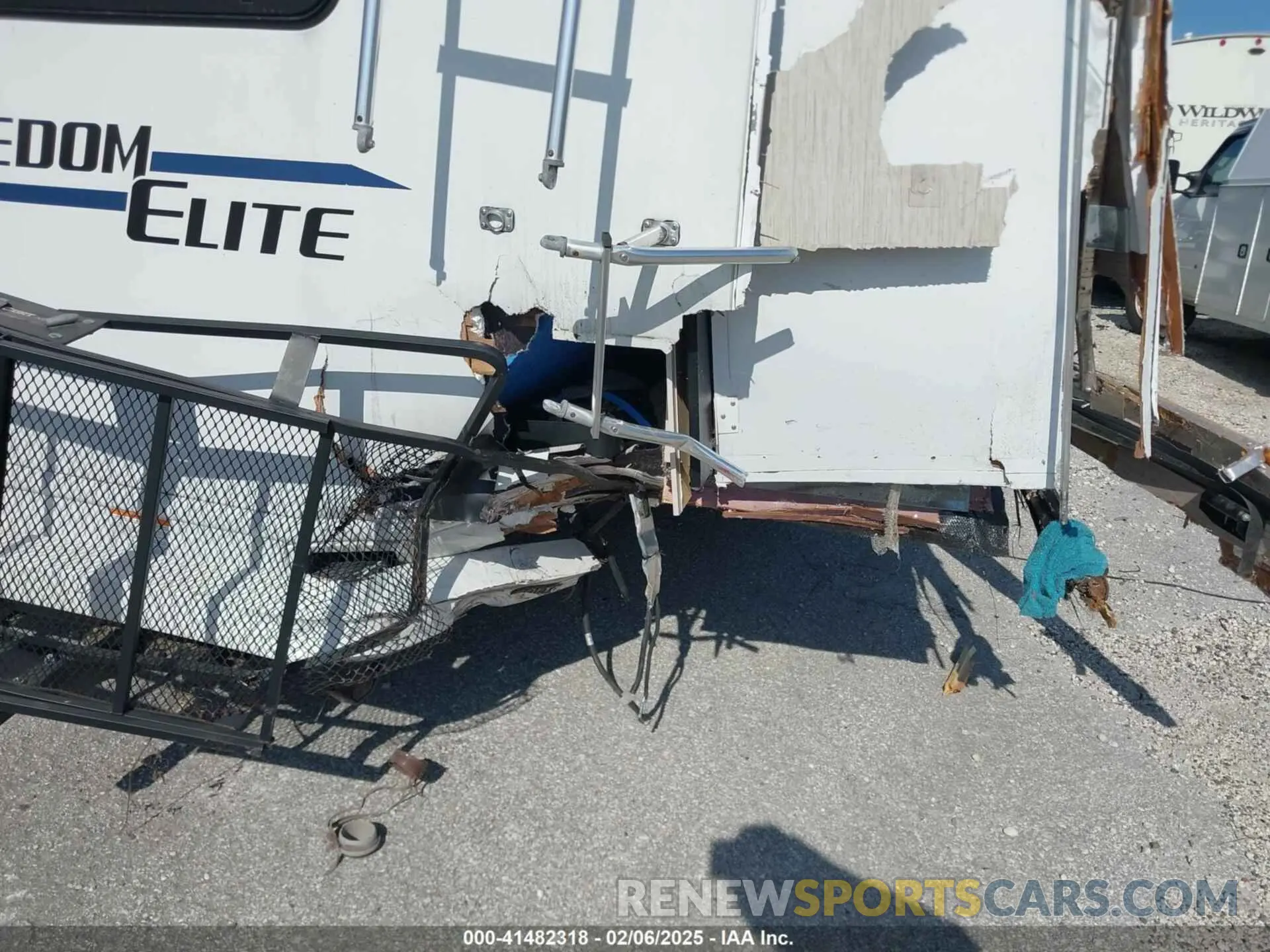 12 Photograph of a damaged car 1FDXE4FN2NDC21153 FORD E-450 CUTAWAY 2022