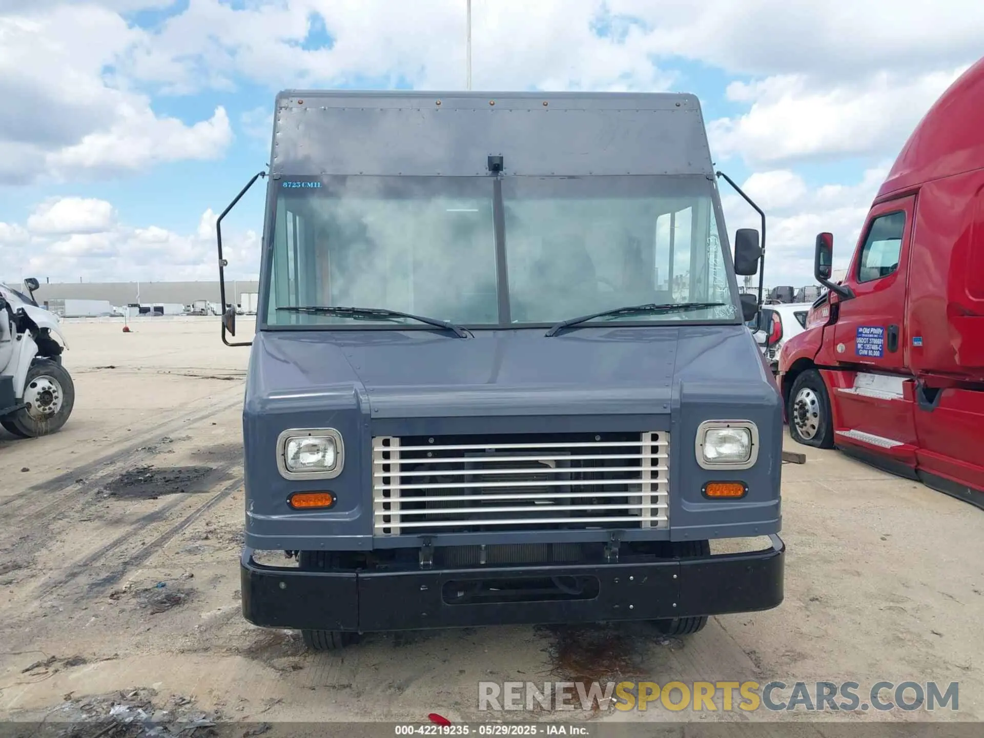 12 Фотография поврежденного автомобиля 1FC3E4K62KDC48723 FORD E-450 STRIPPED 2019