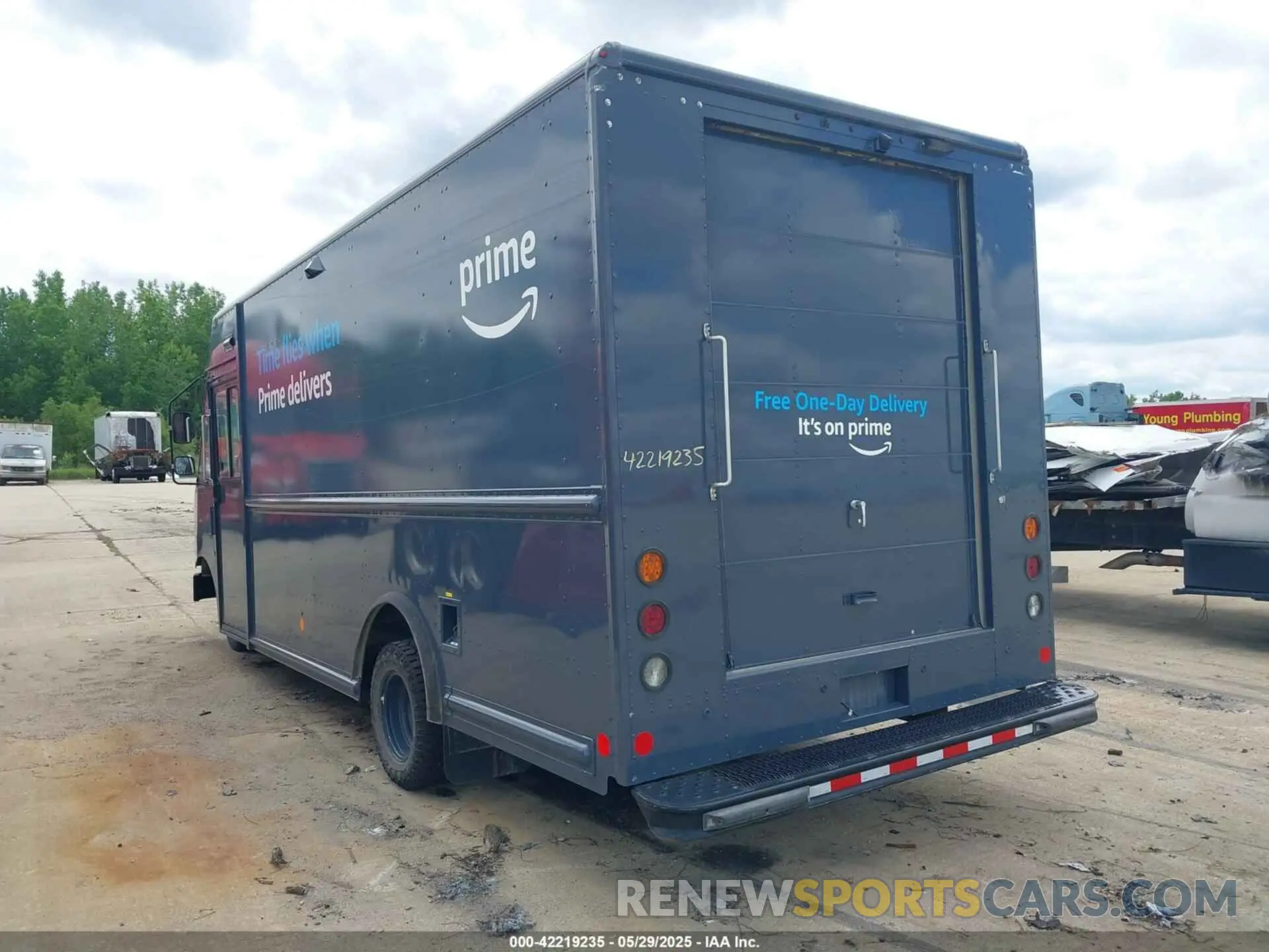 3 Фотография поврежденного автомобиля 1FC3E4K62KDC48723 FORD E-450 STRIPPED 2019