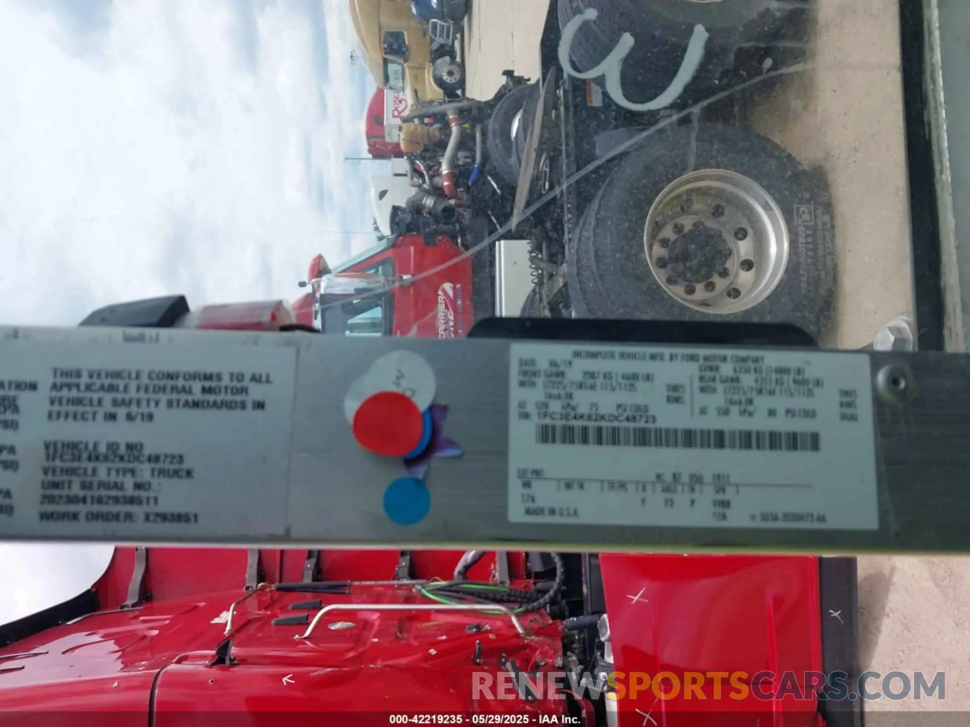 8 Фотография поврежденного автомобиля 1FC3E4K62KDC48723 FORD E-450 STRIPPED 2019