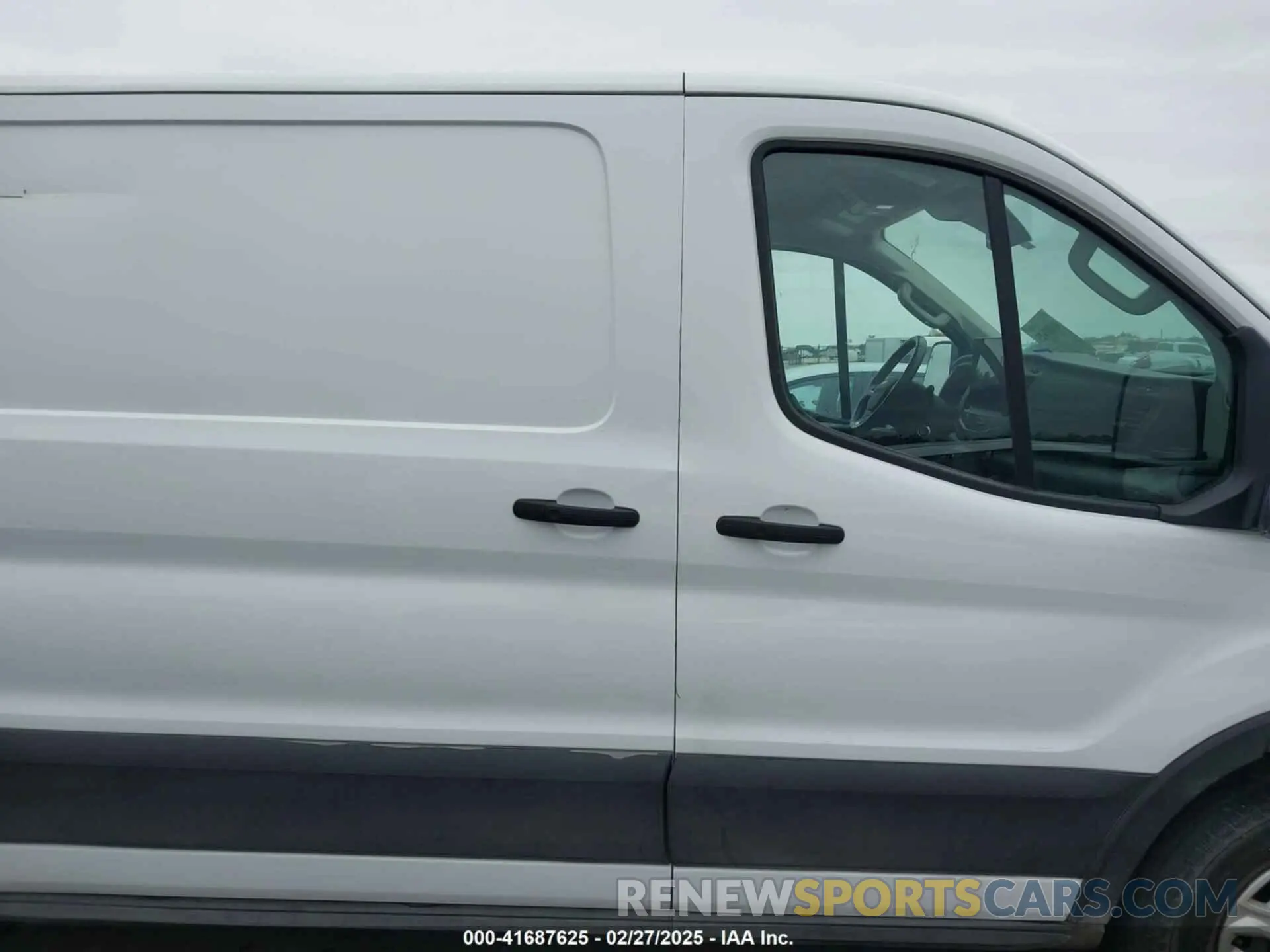 13 Photograph of a damaged car 1FTBW1YK1NKA29828 FORD E-TRANSIT-350 2022