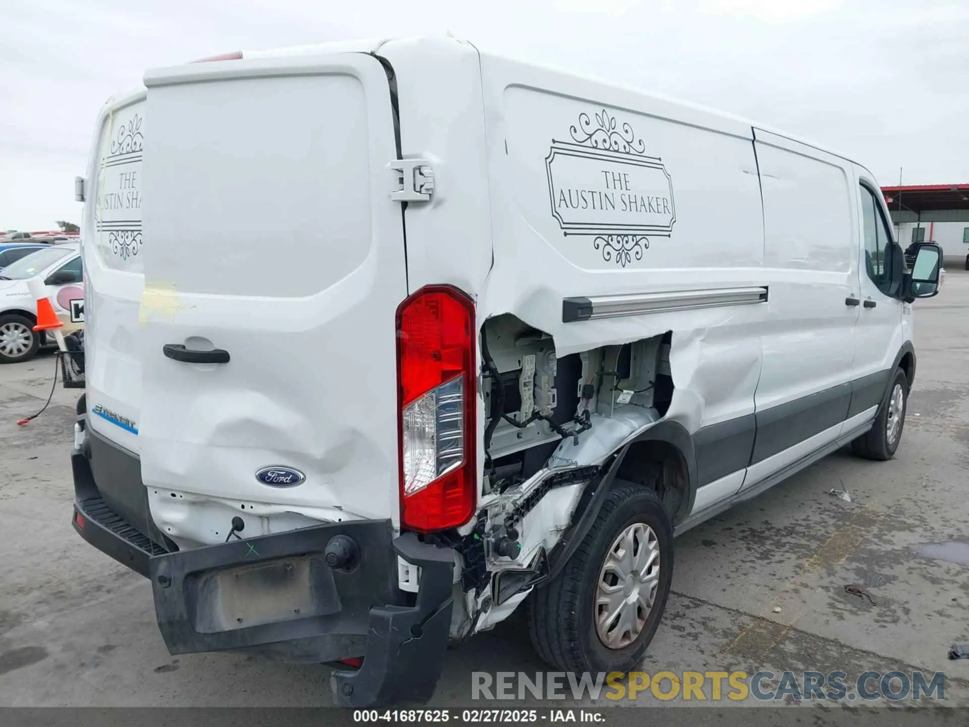 4 Photograph of a damaged car 1FTBW1YK1NKA29828 FORD E-TRANSIT-350 2022