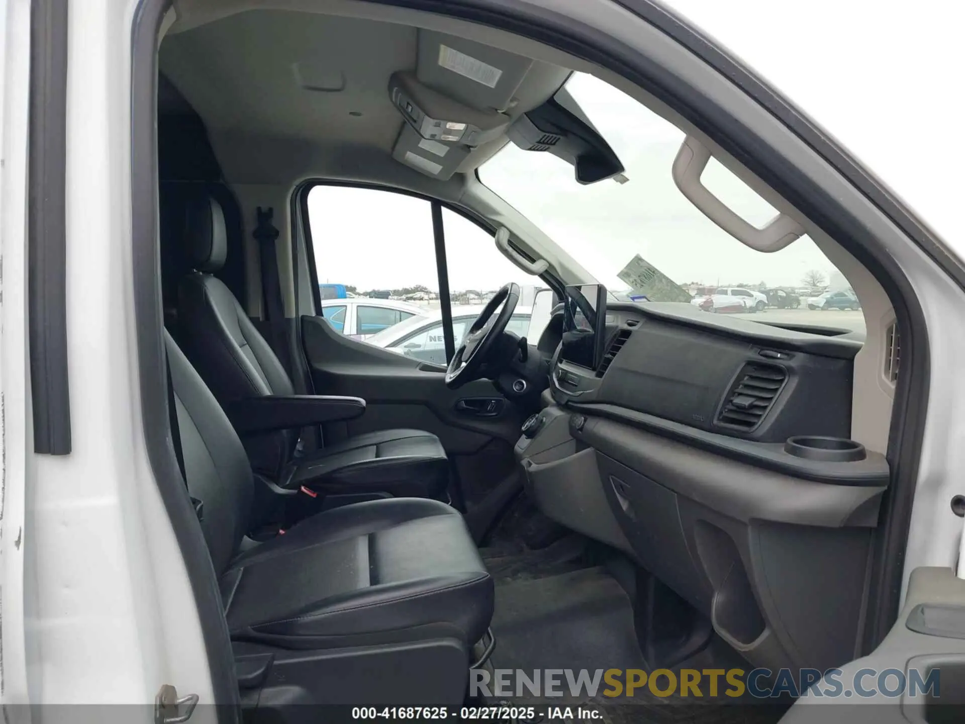 5 Photograph of a damaged car 1FTBW1YK1NKA29828 FORD E-TRANSIT-350 2022