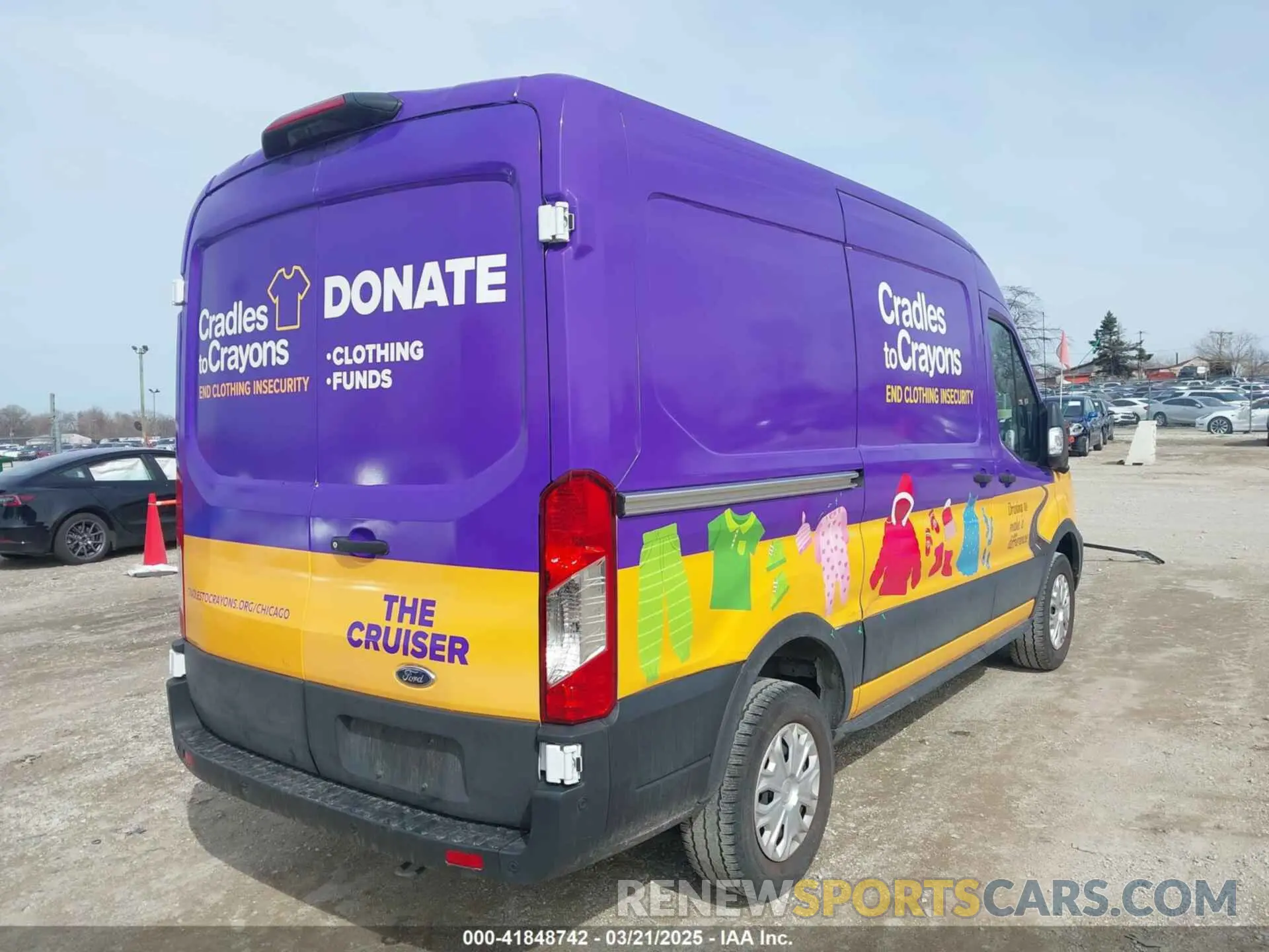 4 Photograph of a damaged car 1FTBW9CK7NKA13073 FORD E-TRANSIT-350 2022