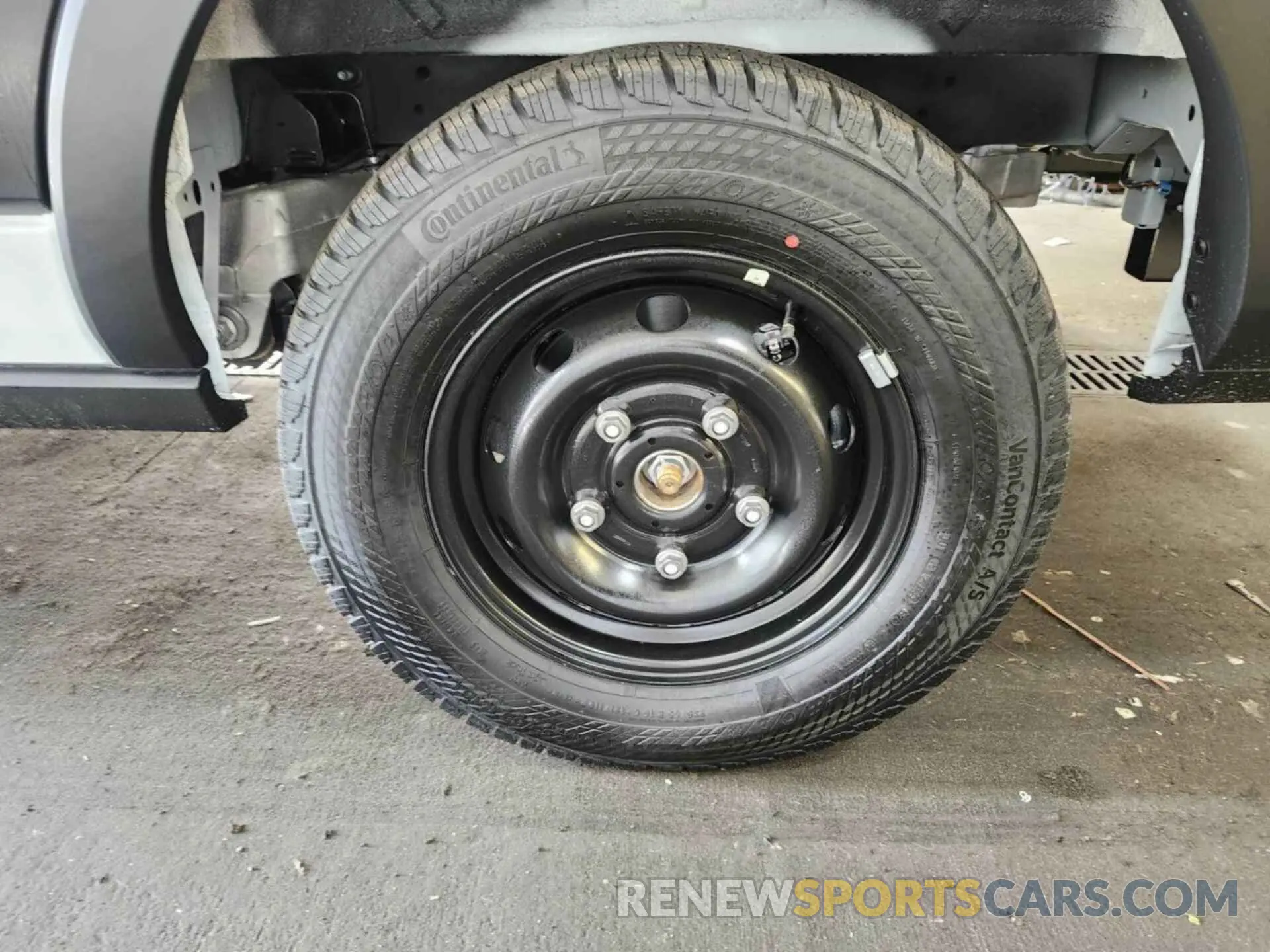 18 Фотография поврежденного автомобиля 1FTBW1YM2SKA12985 FORD E-TRANSIT-350 2025