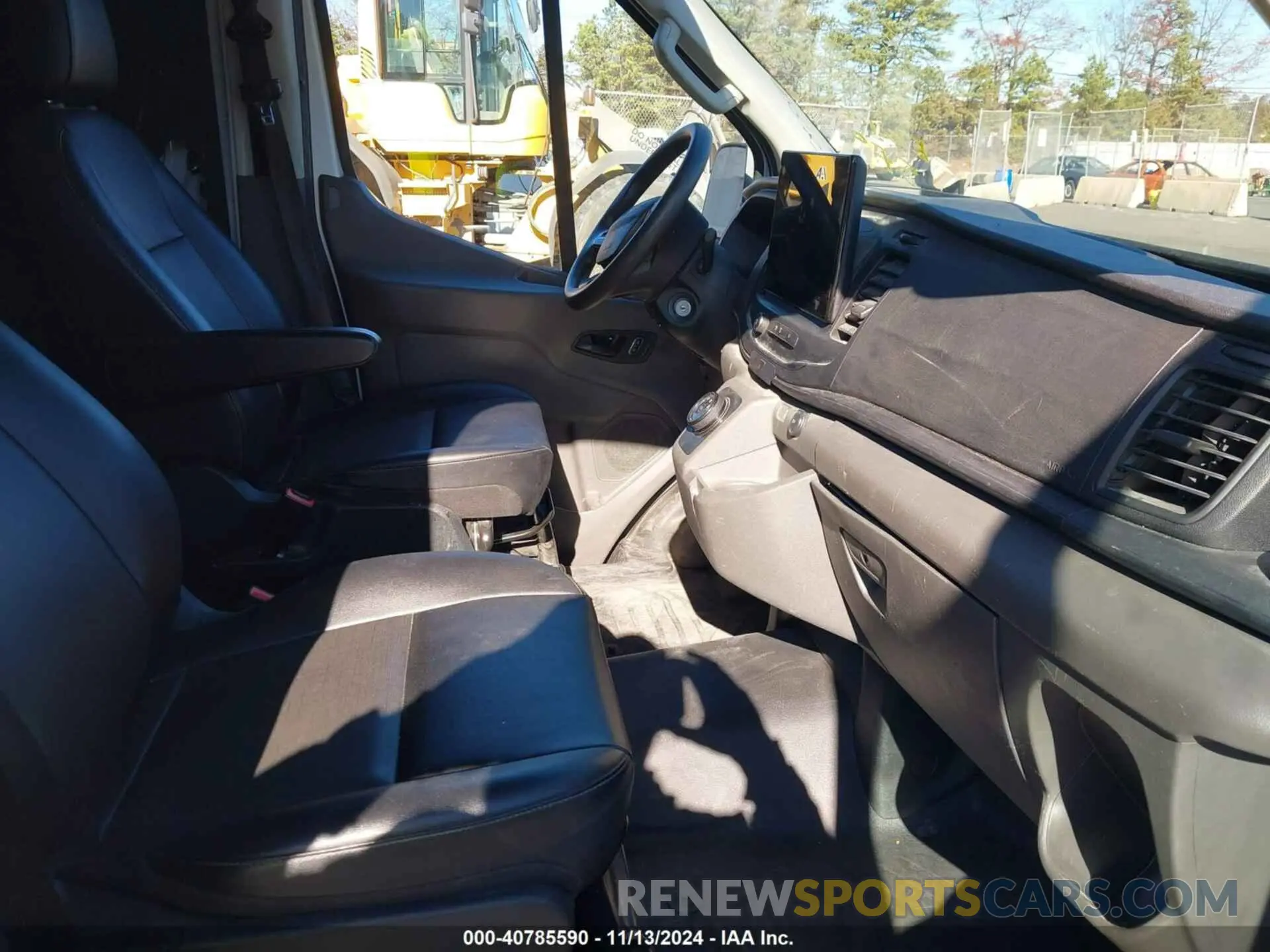 5 Photograph of a damaged car 1FTBW9CK0NKA50238 FORD E-TRANSIT-350 CARGO VAN 2022
