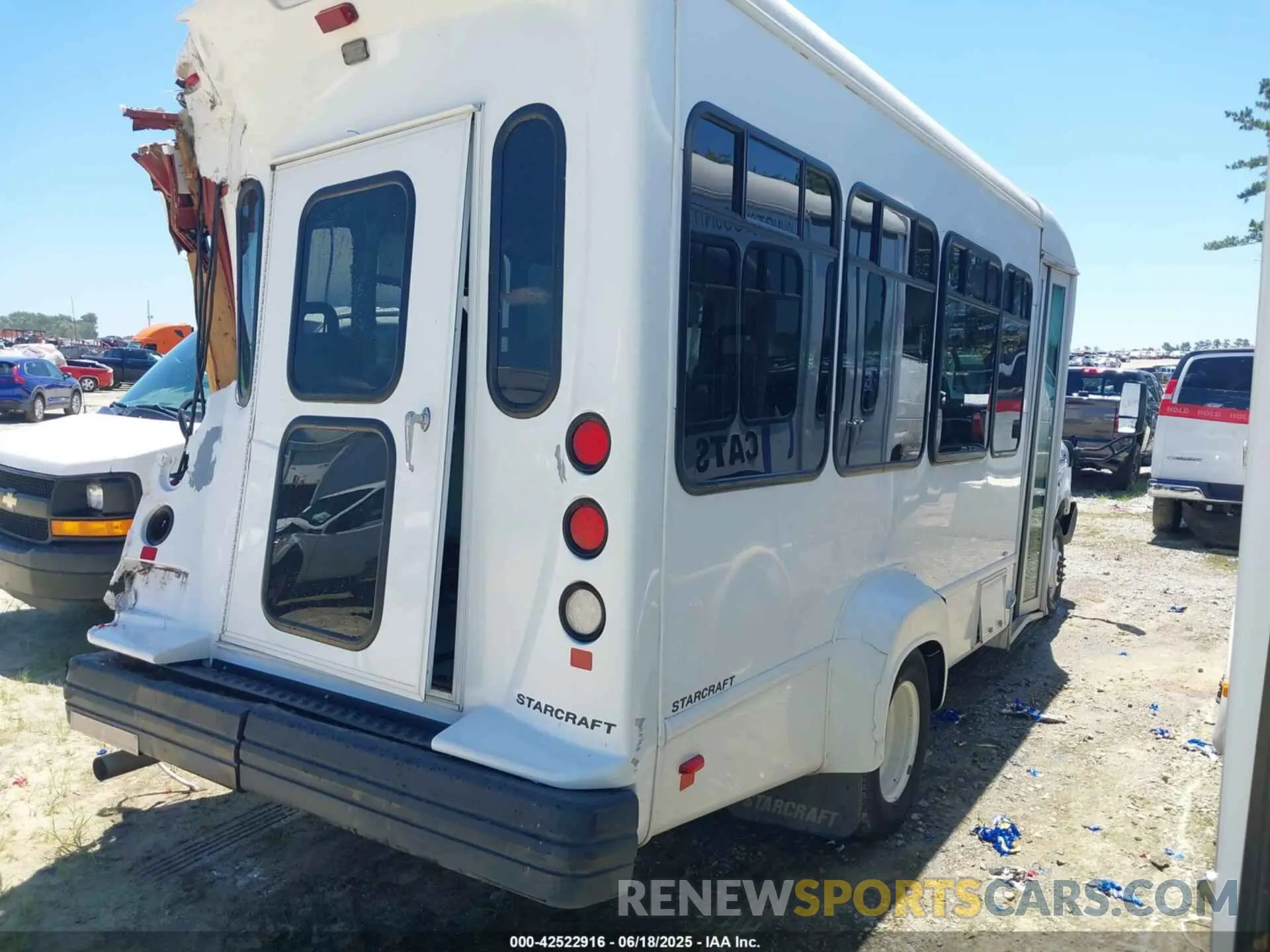 4 Photograph of a damaged car 1FDEE3FS1KDC75451 FORD ECONOLINE 2019