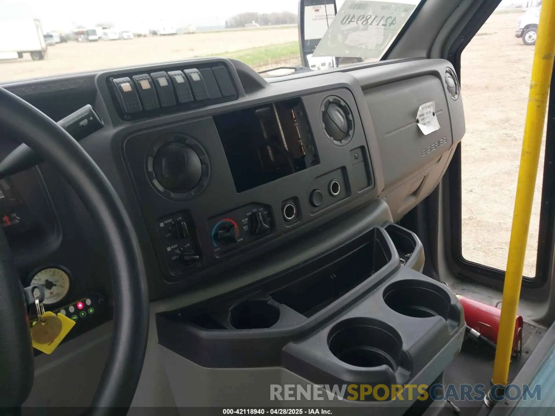 6 Фотография поврежденного автомобиля 1FDFE4FS2KDC56174 FORD ECONOLINE 2019