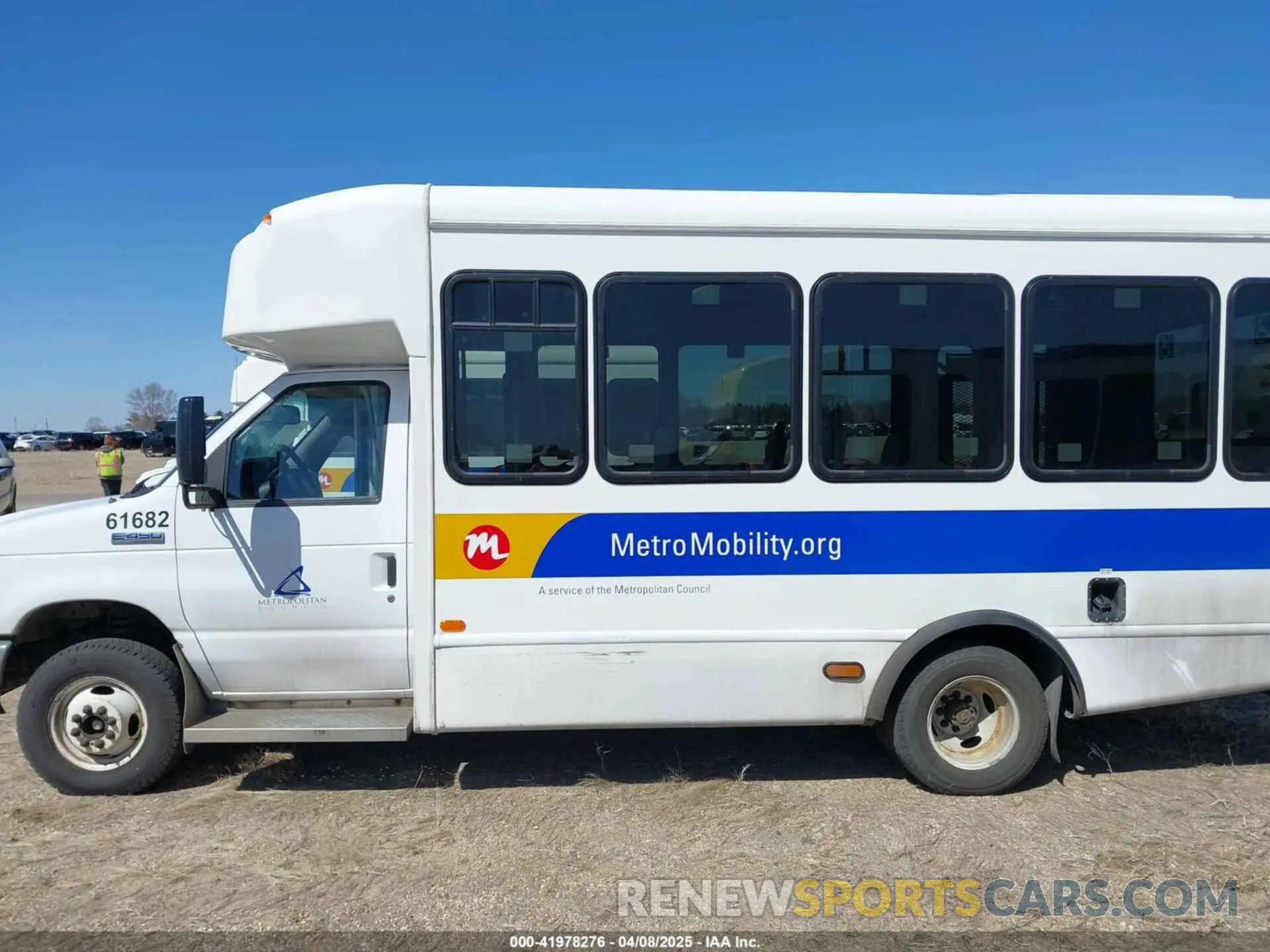 14 Photograph of a damaged car 1FDFE4FS9KDC32051 FORD ECONOLINE 2019