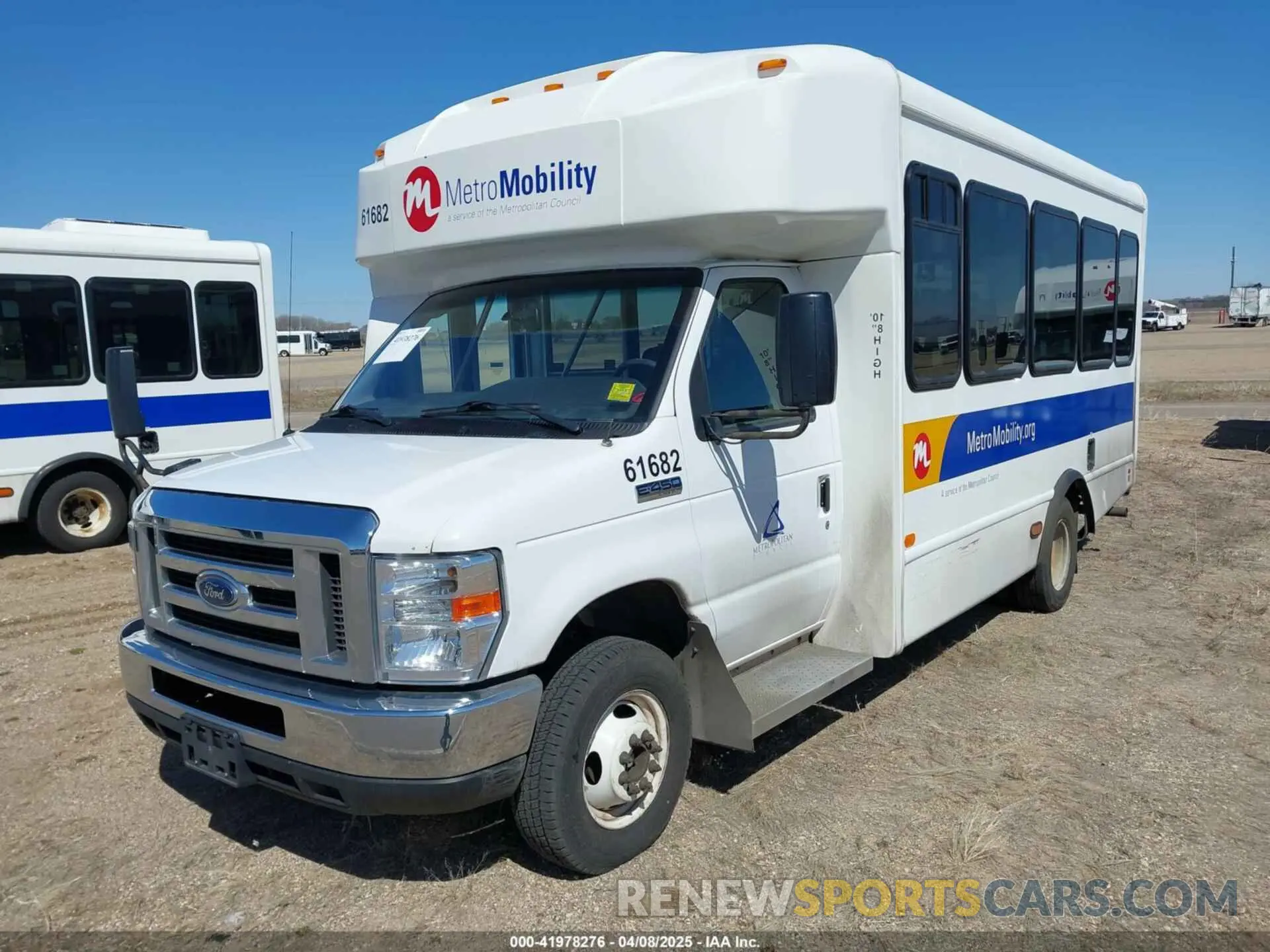 2 Photograph of a damaged car 1FDFE4FS9KDC32051 FORD ECONOLINE 2019