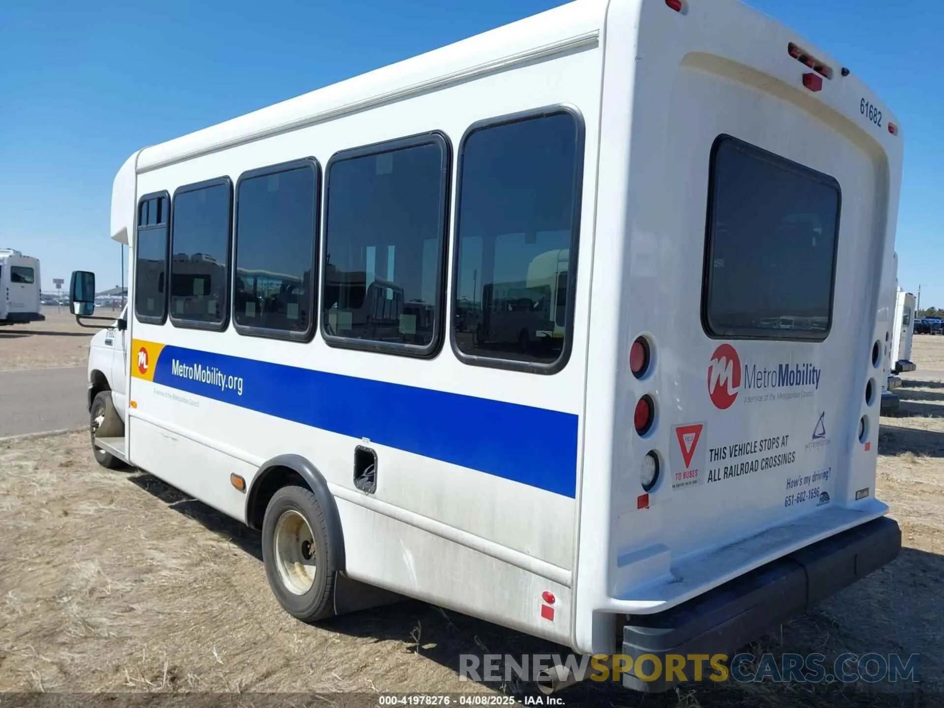 3 Photograph of a damaged car 1FDFE4FS9KDC32051 FORD ECONOLINE 2019