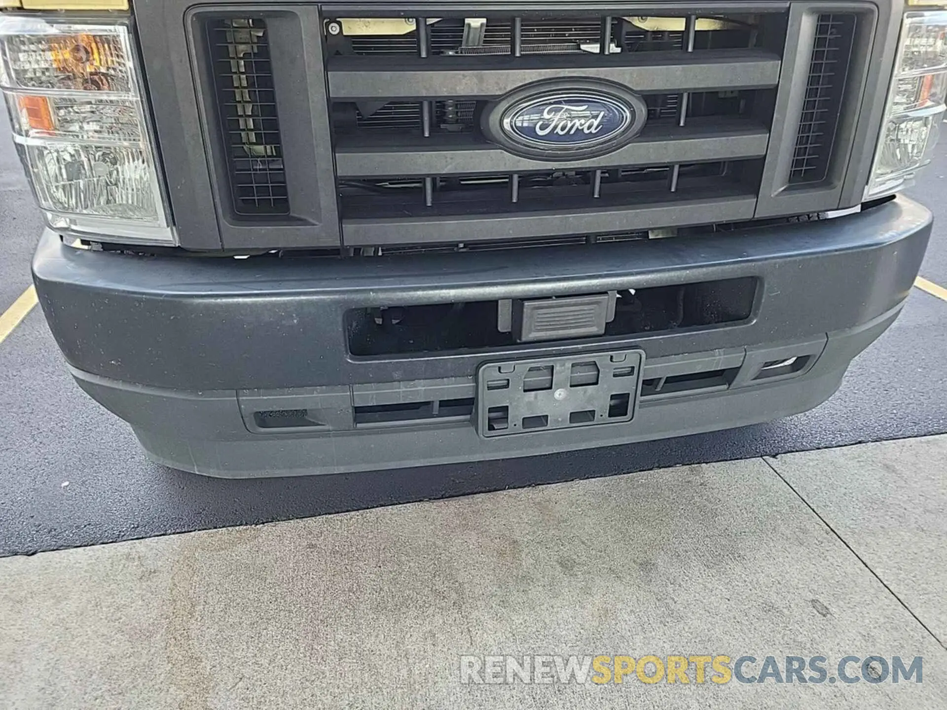 8 Photograph of a damaged car 1FDXE4FN8MDC34360 FORD ECONOLINE 2021