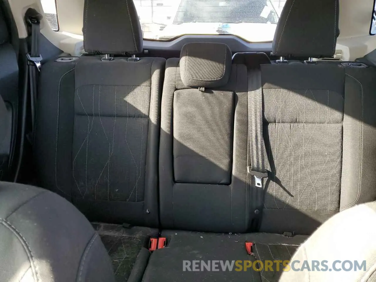 10 Фотография поврежденного автомобиля MAJ3S2GE0KC283303 FORD ECOSPORT 2019