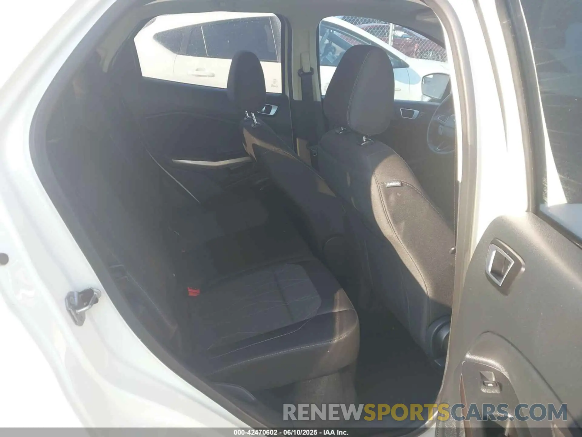 8 Фотография поврежденного автомобиля MAJ3S2GE2KC251467 FORD ECOSPORT 2019