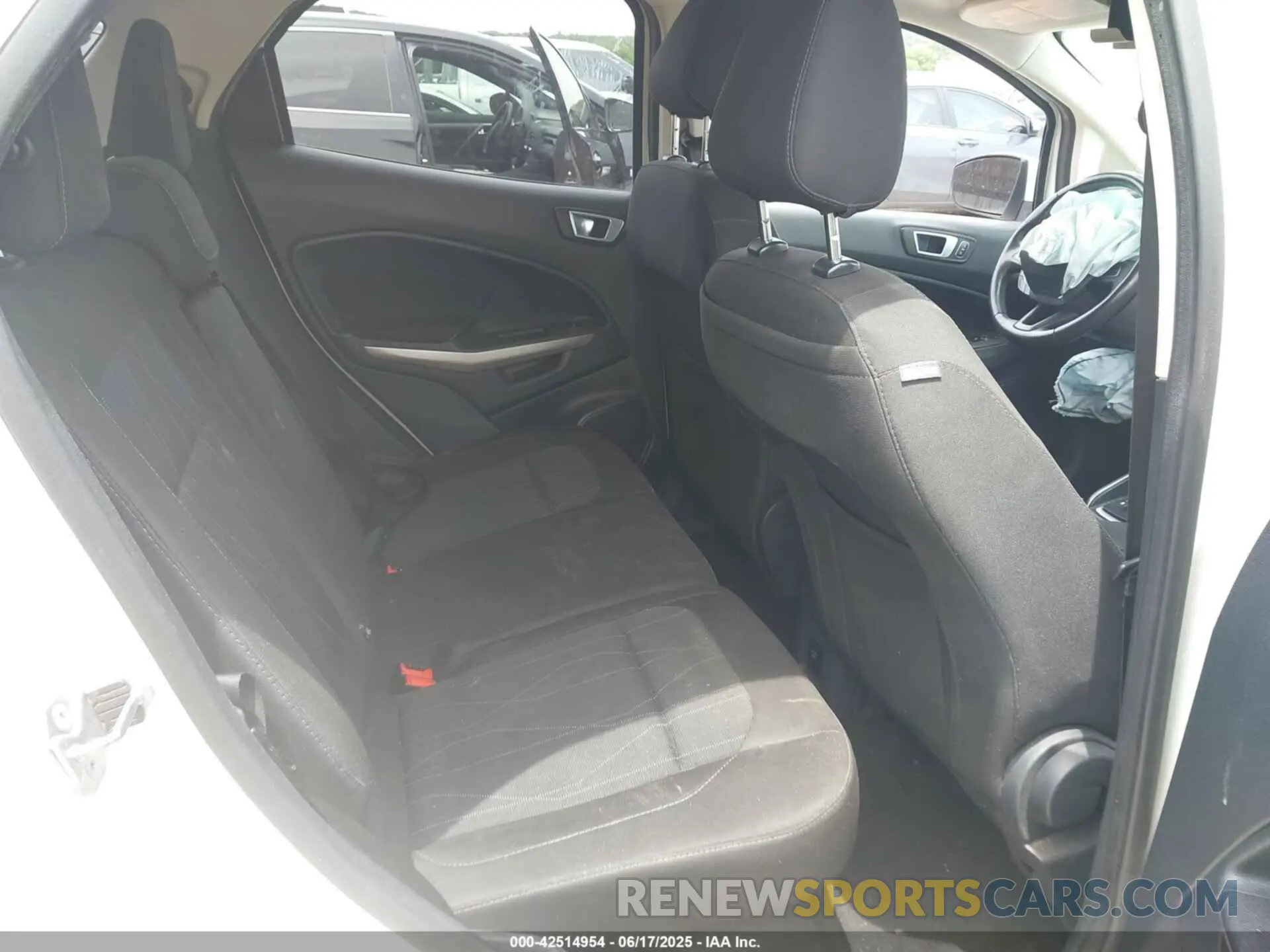 8 Фотография поврежденного автомобиля MAJ3S2GE7KC279748 FORD ECOSPORT 2019