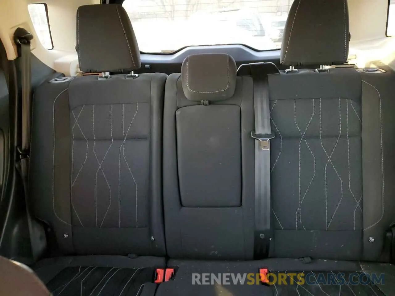 10 Фотография поврежденного автомобиля MAJ6S3GLXKC274710 FORD ECOSPORT 2019