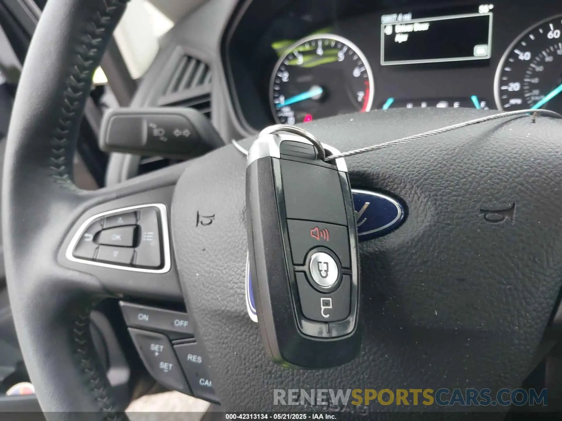 11 Фотография поврежденного автомобиля MAJ6S3JL8KC252584 FORD ECOSPORT 2019
