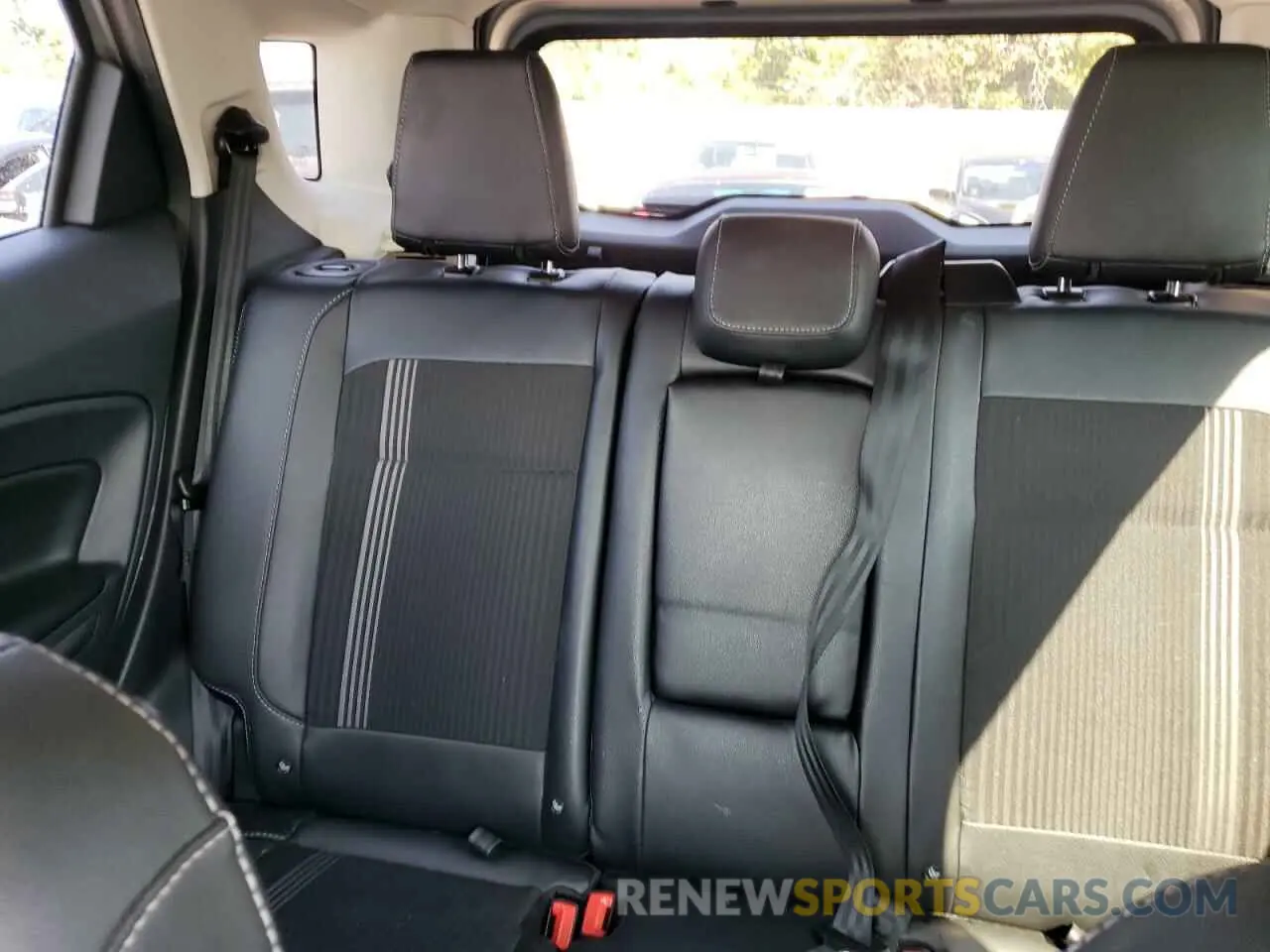 10 Photograph of a damaged car MAJ6S3JL4MC412270 FORD ECOSPORT 2021