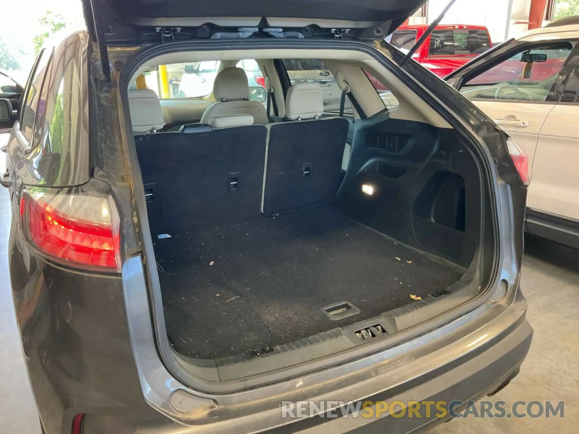 23 Photograph of a damaged car 2FMPK3G90KBB77286 FORD EDGE 2019