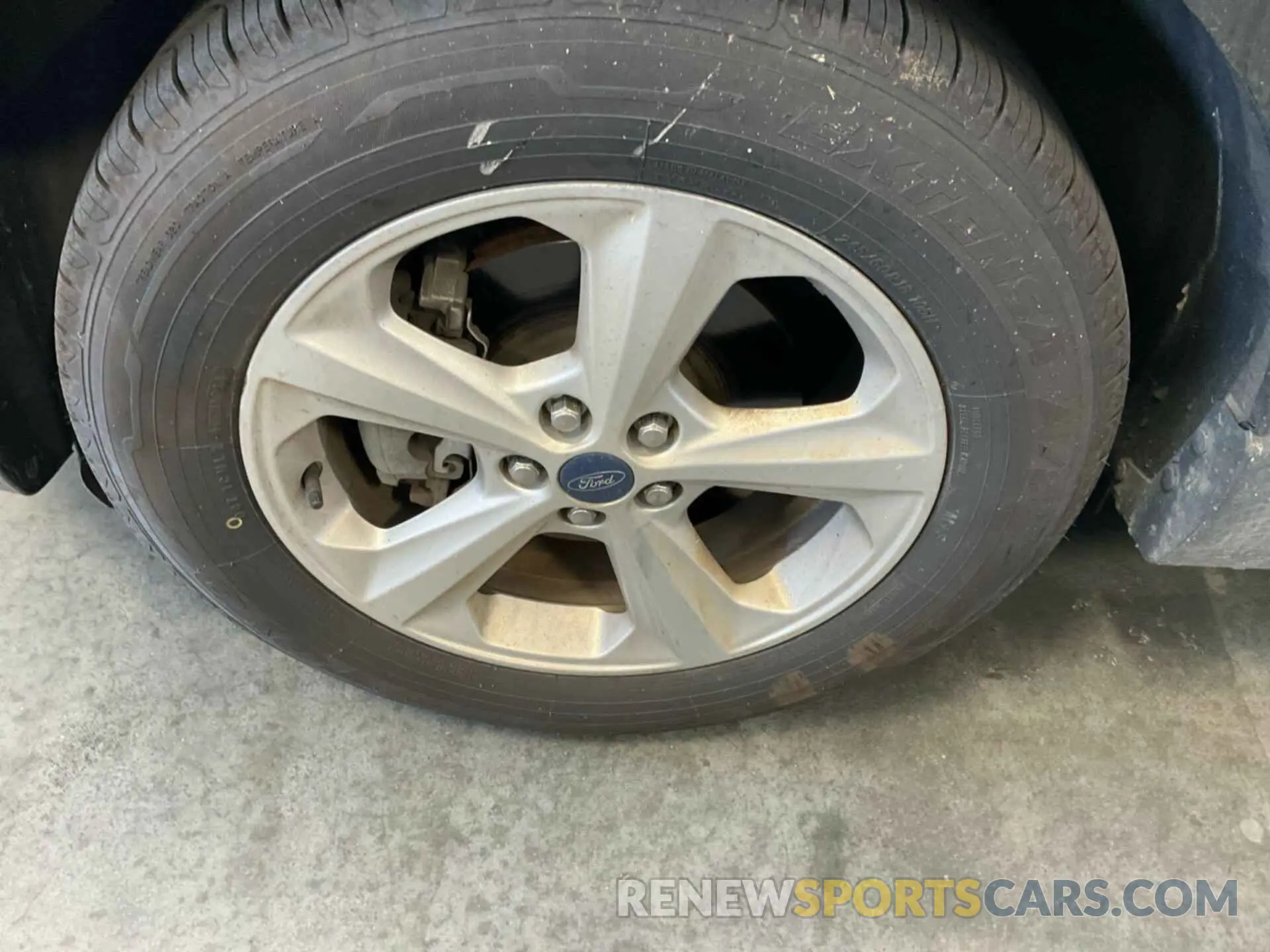 33 Photograph of a damaged car 2FMPK3G90KBB77286 FORD EDGE 2019