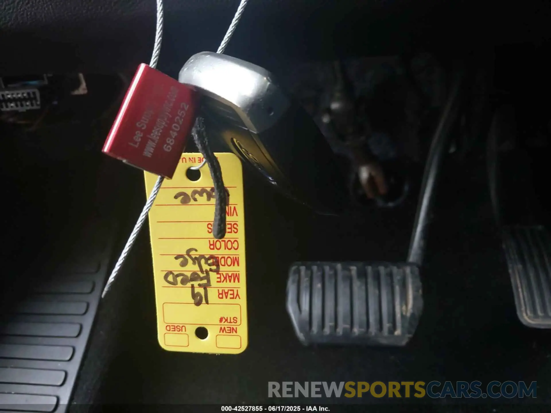 11 Photograph of a damaged car 2FMPK3G99KBC51062 FORD EDGE 2019