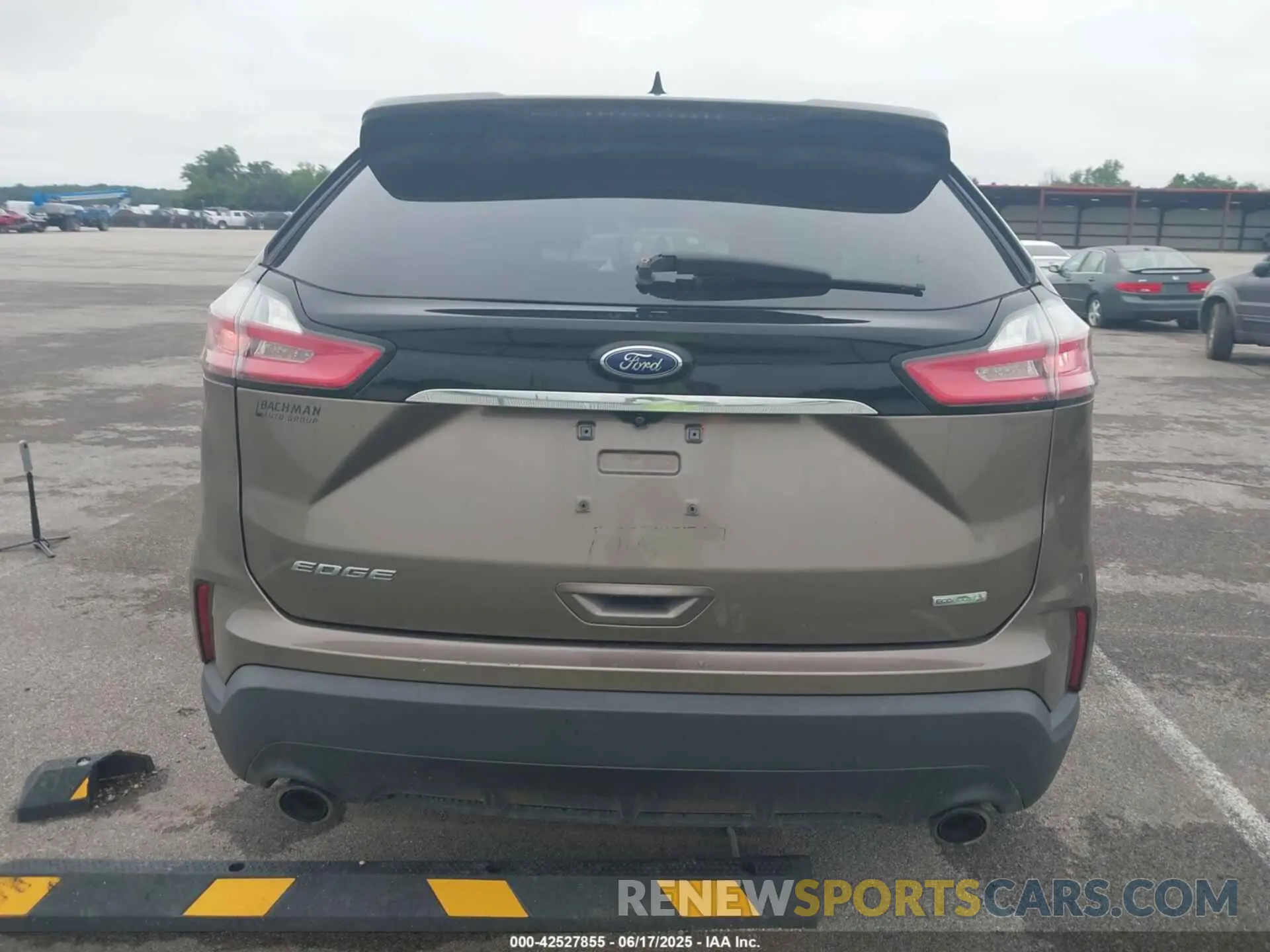 16 Photograph of a damaged car 2FMPK3G99KBC51062 FORD EDGE 2019