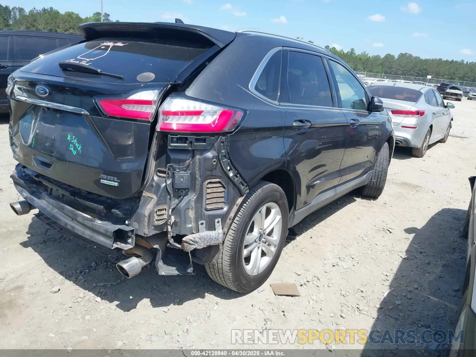 4 Photograph of a damaged car 2FMPK3J91KBB69545 FORD EDGE 2019