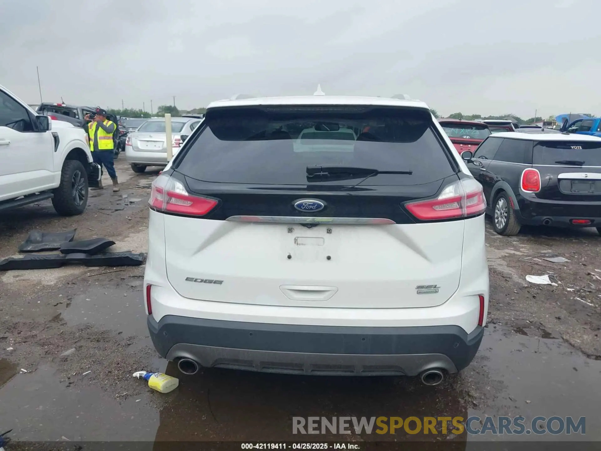 16 Photograph of a damaged car 2FMPK3J96KBB90620 FORD EDGE 2019