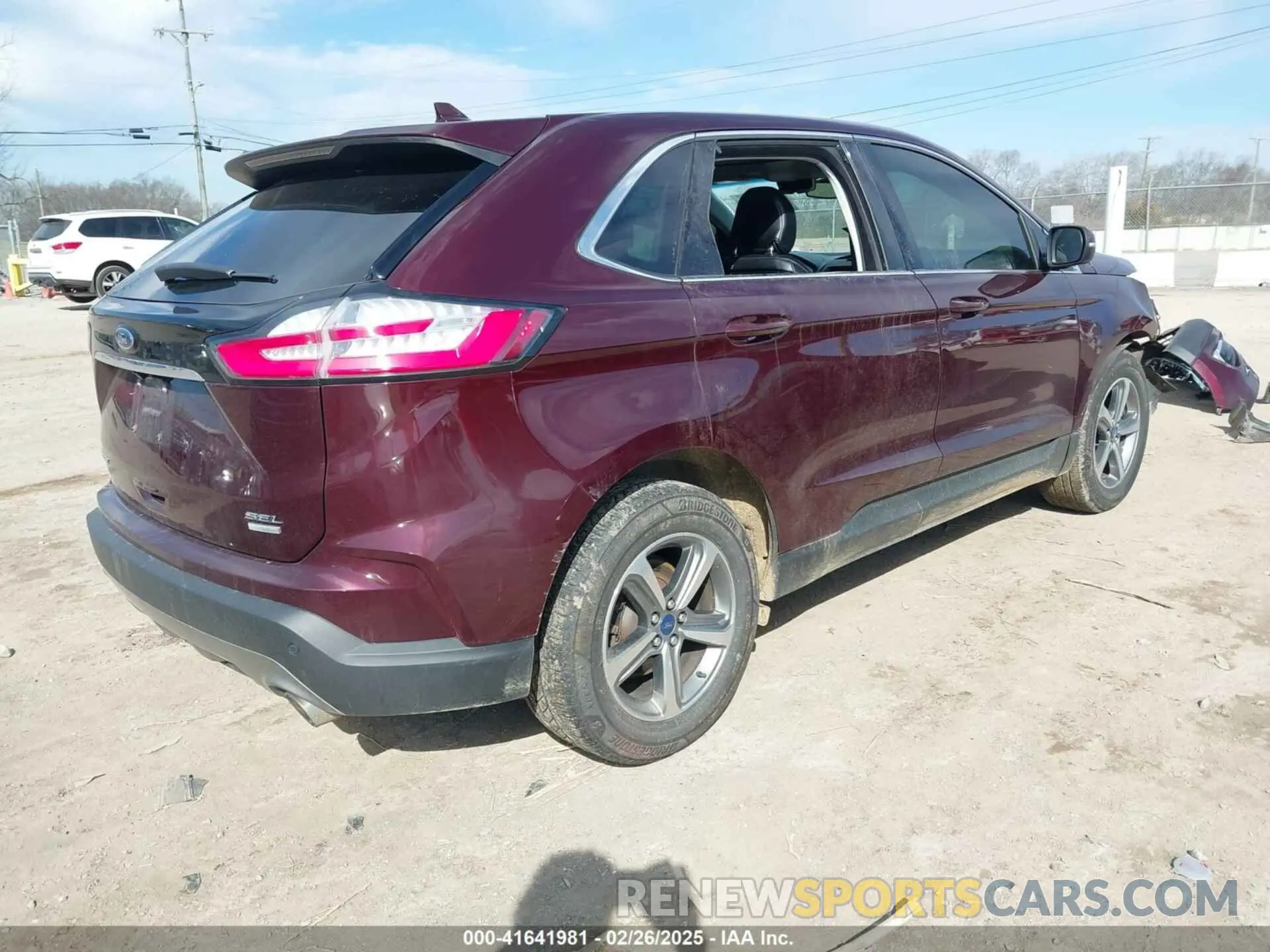 4 Photograph of a damaged car 2FMPK3J96KBC43882 FORD EDGE 2019