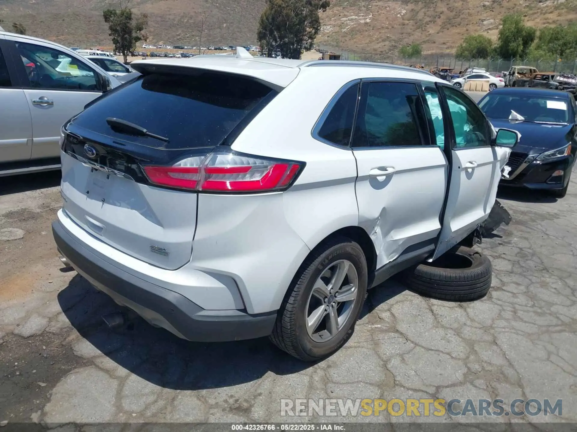 4 Photograph of a damaged car 2FMPK3J97KBB49378 FORD EDGE 2019