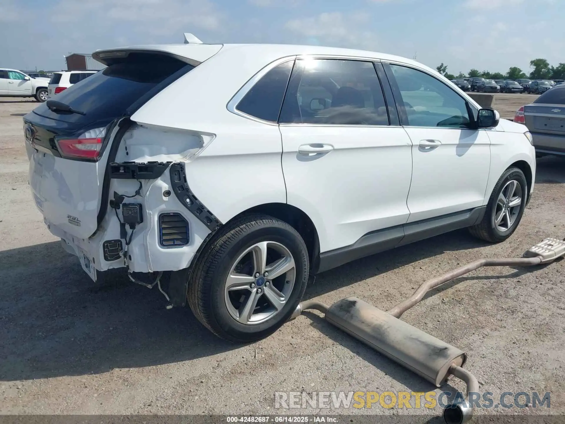 4 Photograph of a damaged car 2FMPK3J97KBC26735 FORD EDGE 2019