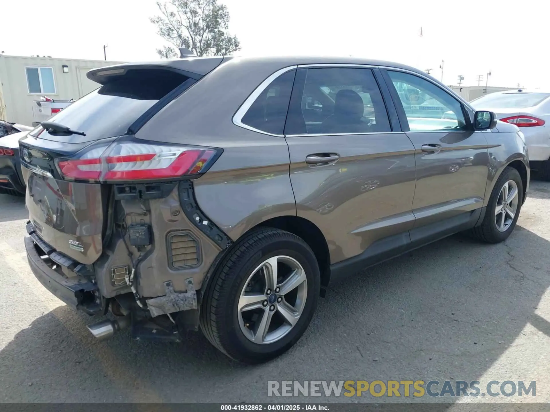 4 Photograph of a damaged car 2FMPK3J9XKBB70094 FORD EDGE 2019