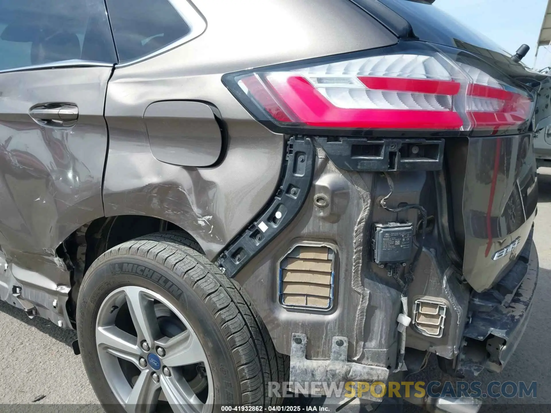 6 Photograph of a damaged car 2FMPK3J9XKBB70094 FORD EDGE 2019