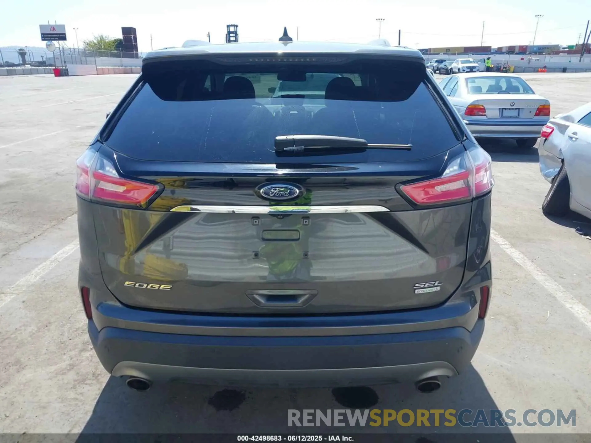 16 Photograph of a damaged car 2FMPK3J9XKBB76512 FORD EDGE 2019