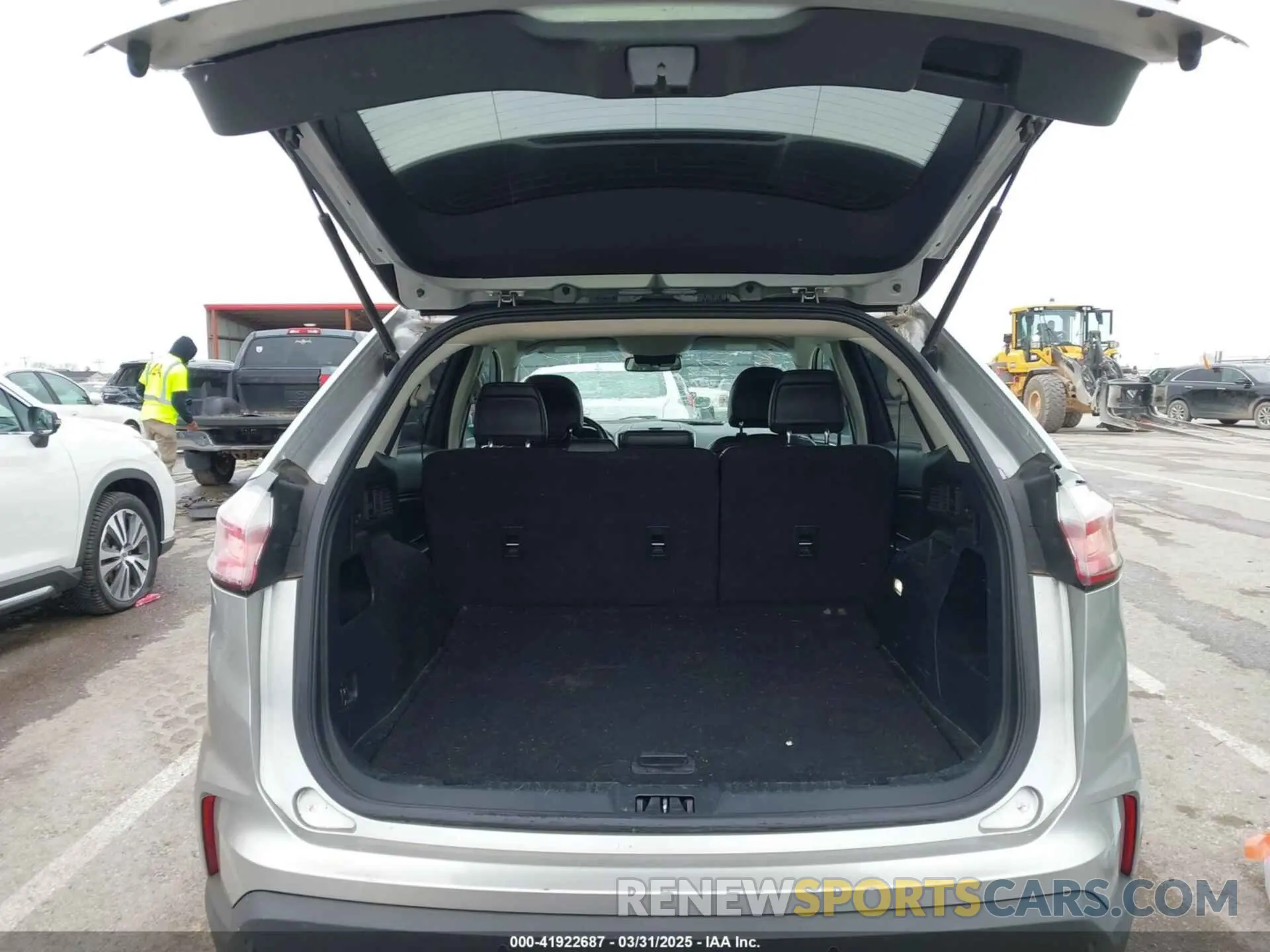 17 Photograph of a damaged car 2FMPK3J9XKBB89907 FORD EDGE 2019
