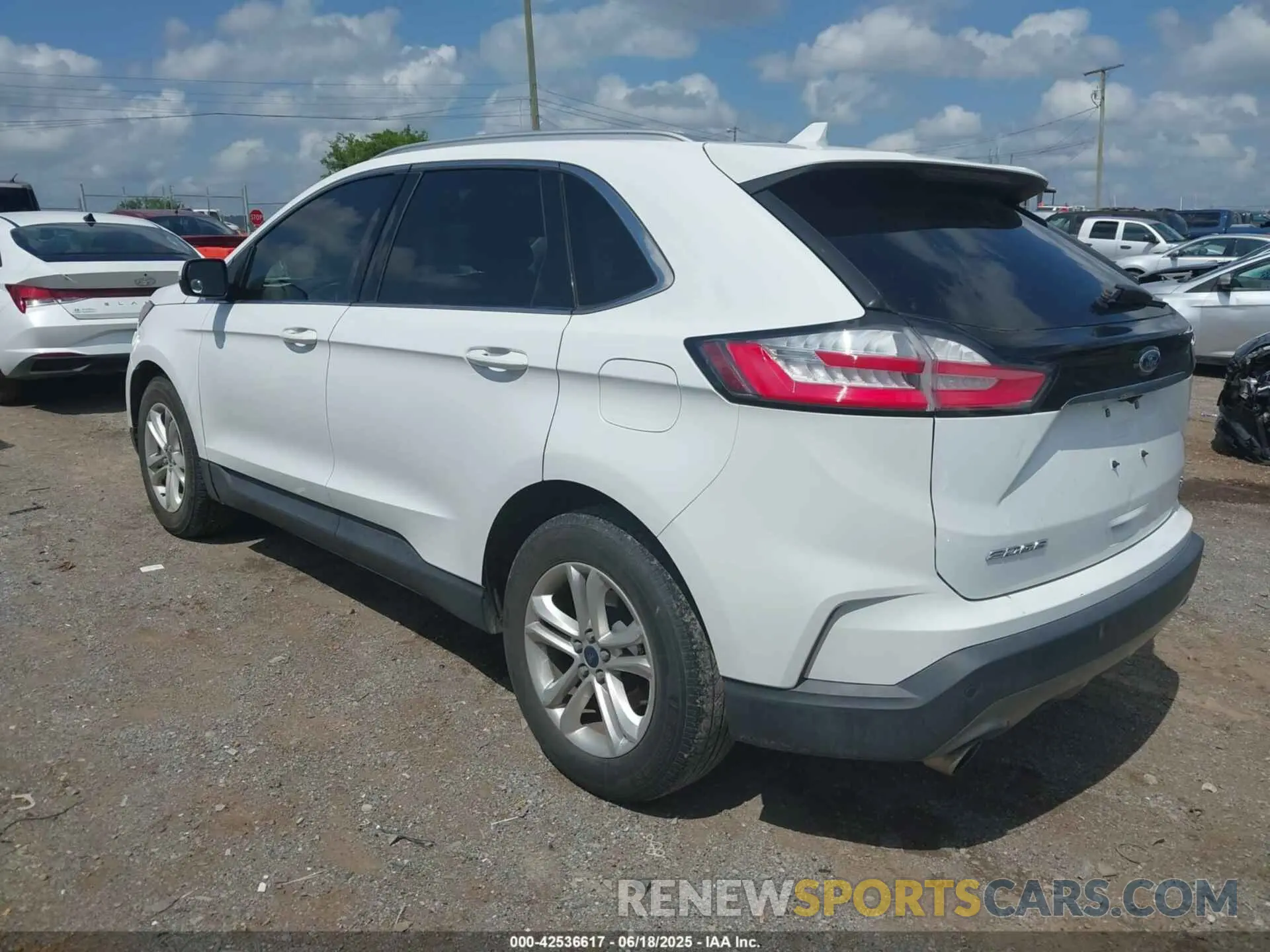 3 Фотография поврежденного автомобиля 2FMPK3J9XKBC03644 FORD EDGE 2019