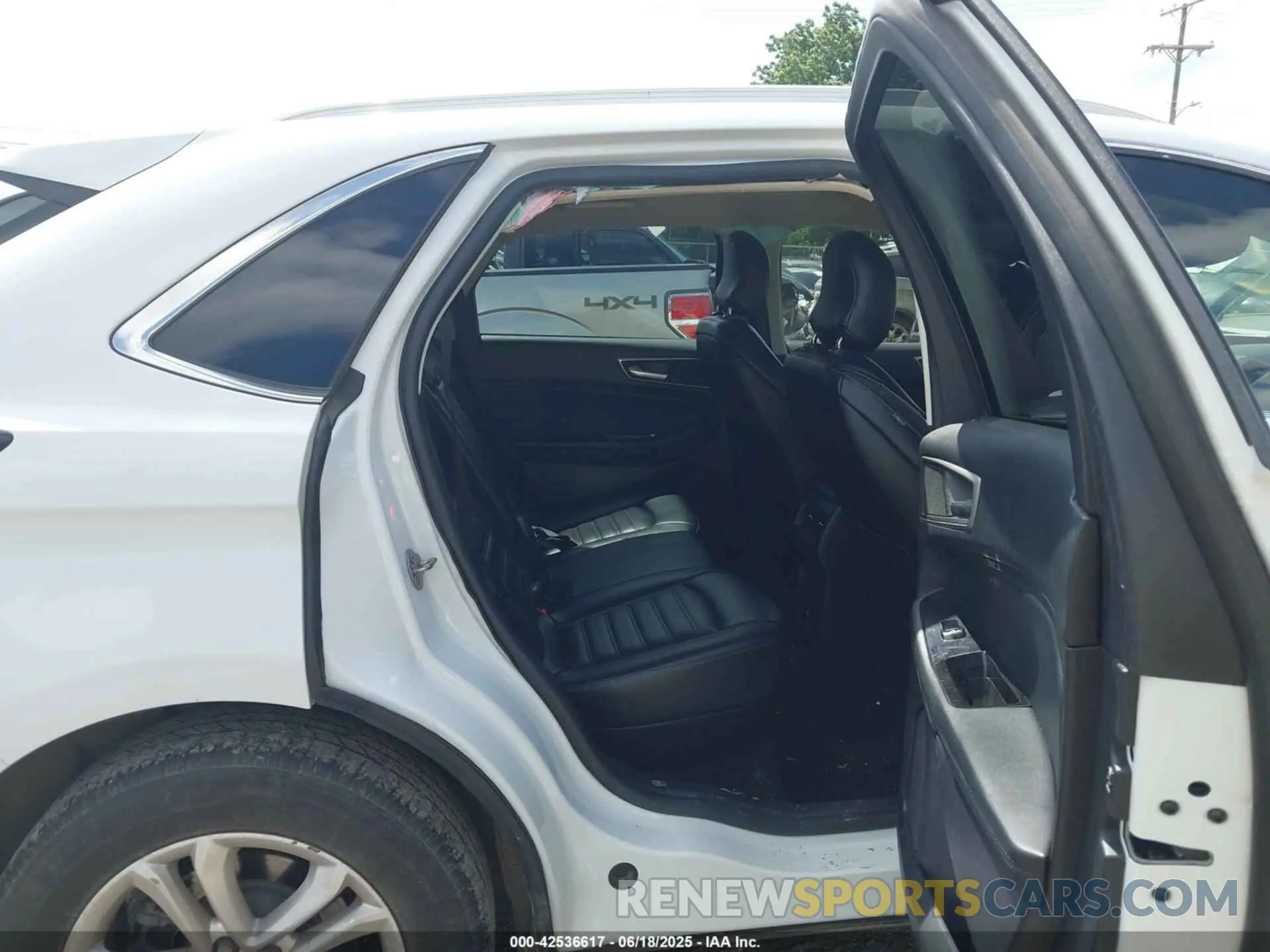 8 Фотография поврежденного автомобиля 2FMPK3J9XKBC03644 FORD EDGE 2019