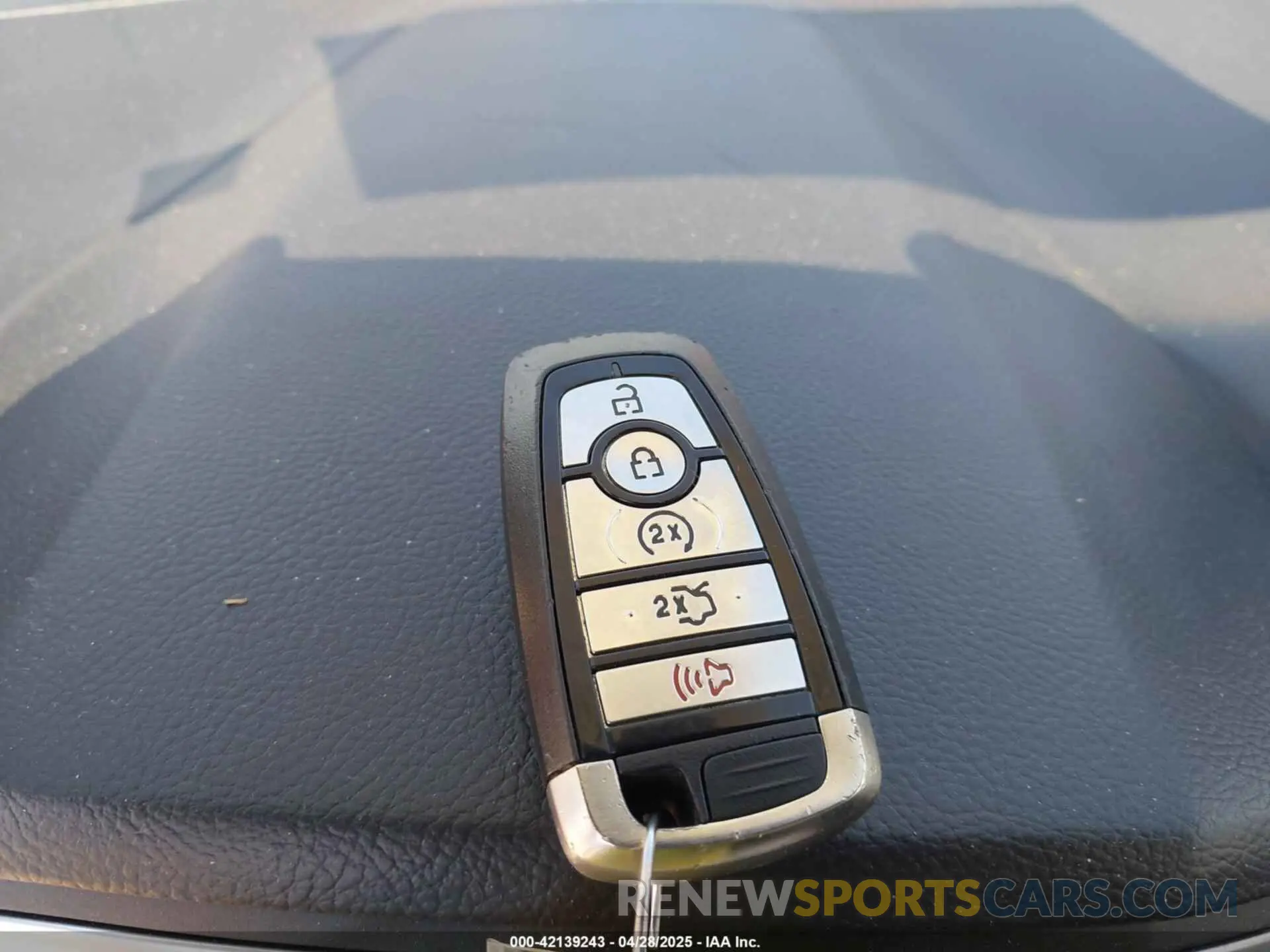11 Фотография поврежденного автомобиля 2FMPK3K99KBB85281 FORD EDGE 2019