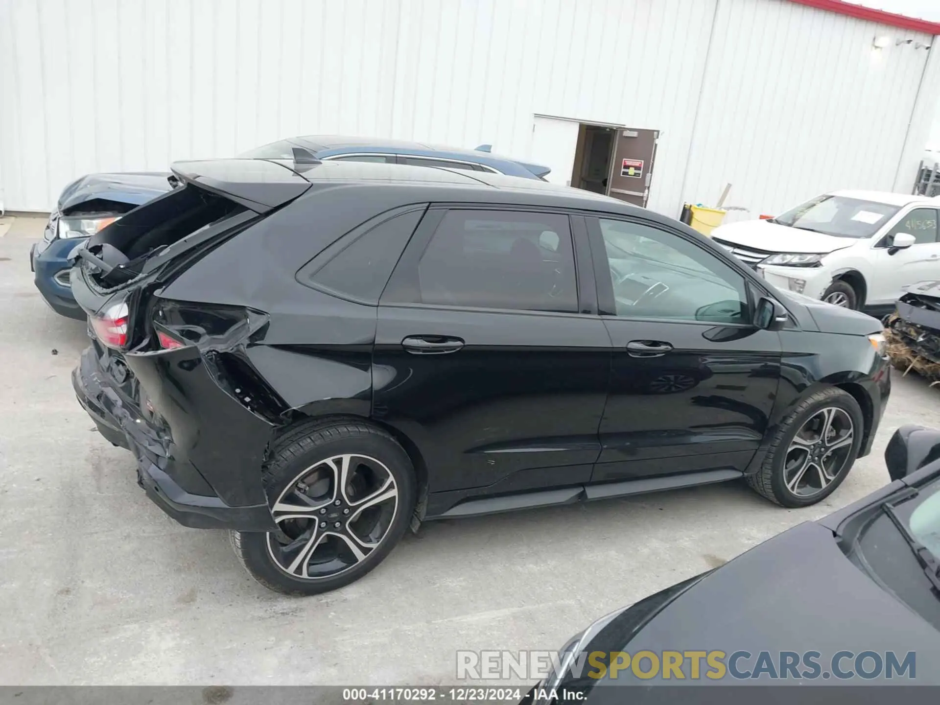 14 Photograph of a damaged car 2FMPK4AP6KBC20607 FORD EDGE 2019