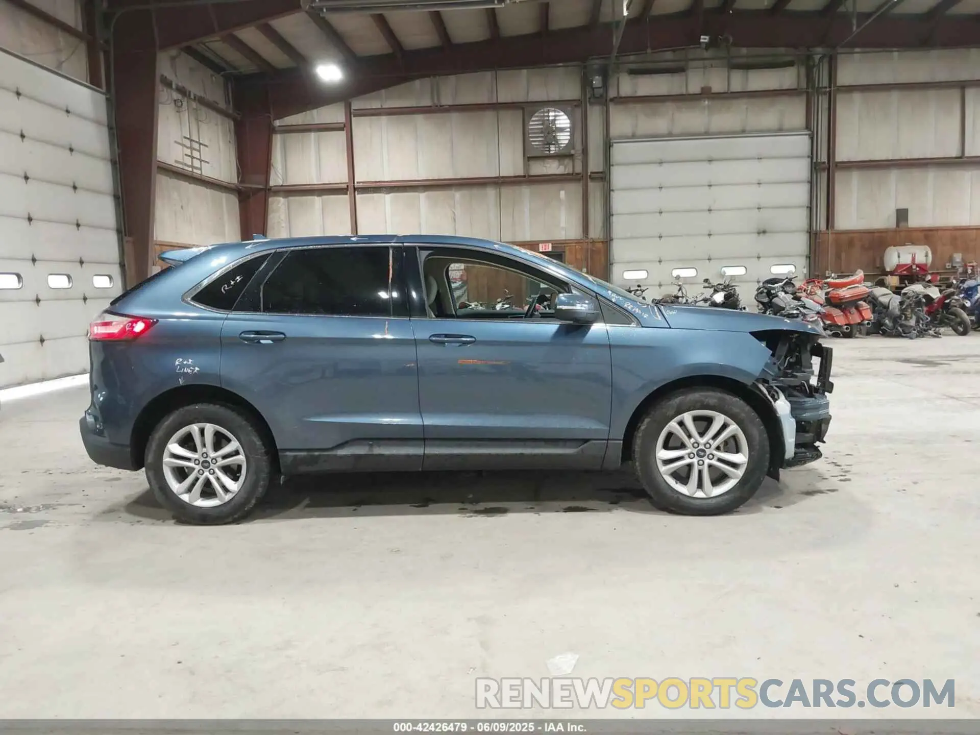 14 Photograph of a damaged car 2FMPK4J90KBB38373 FORD EDGE 2019