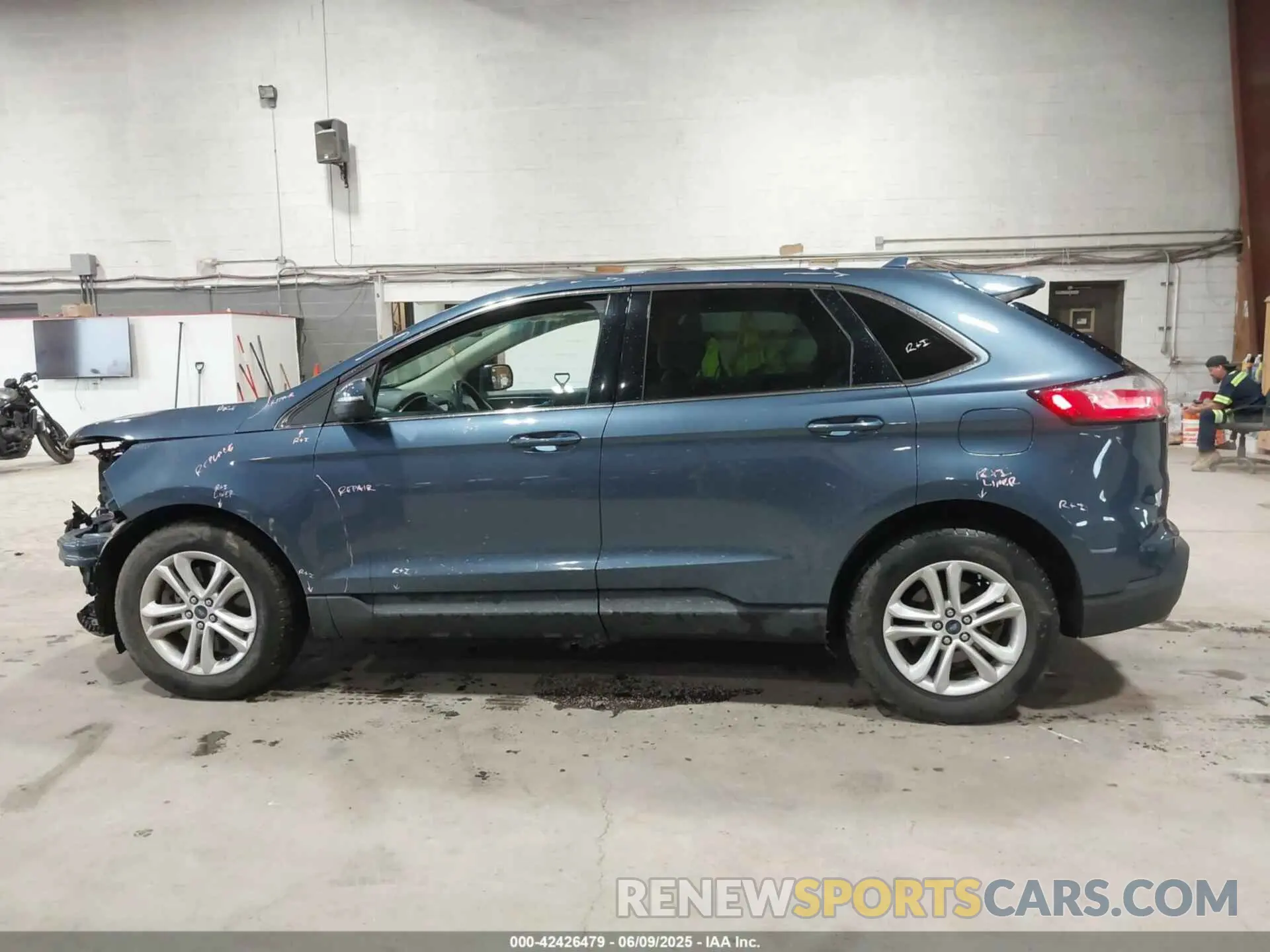15 Photograph of a damaged car 2FMPK4J90KBB38373 FORD EDGE 2019