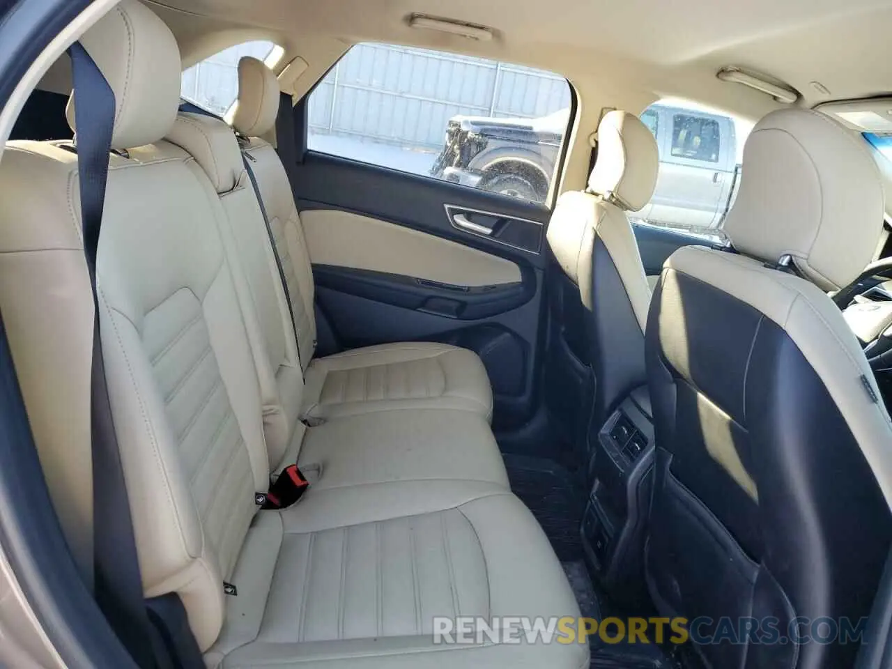 11 Photograph of a damaged car 2FMPK4J92KBB69527 FORD EDGE 2019