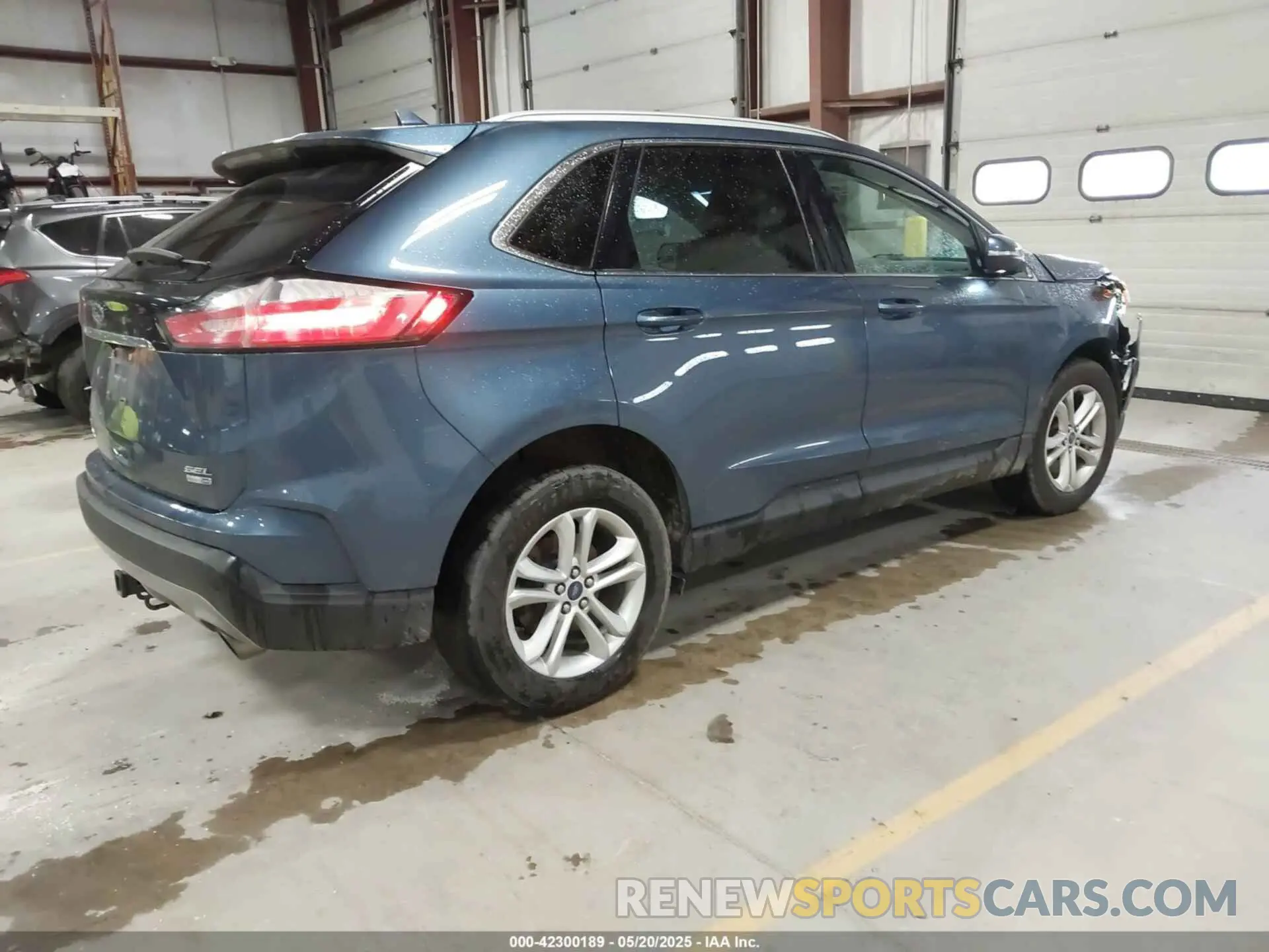 4 Photograph of a damaged car 2FMPK4J92KBC72284 FORD EDGE 2019