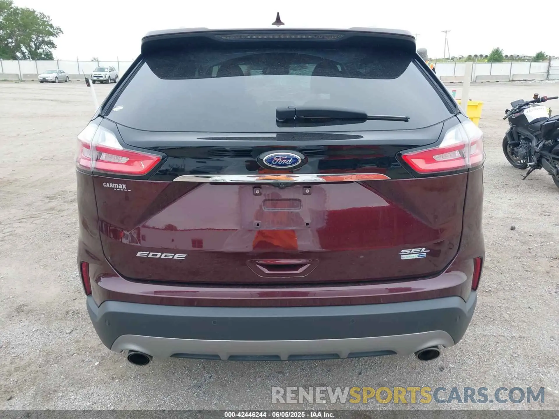 17 Photograph of a damaged car 2FMPK4J93KBB38433 FORD EDGE 2019