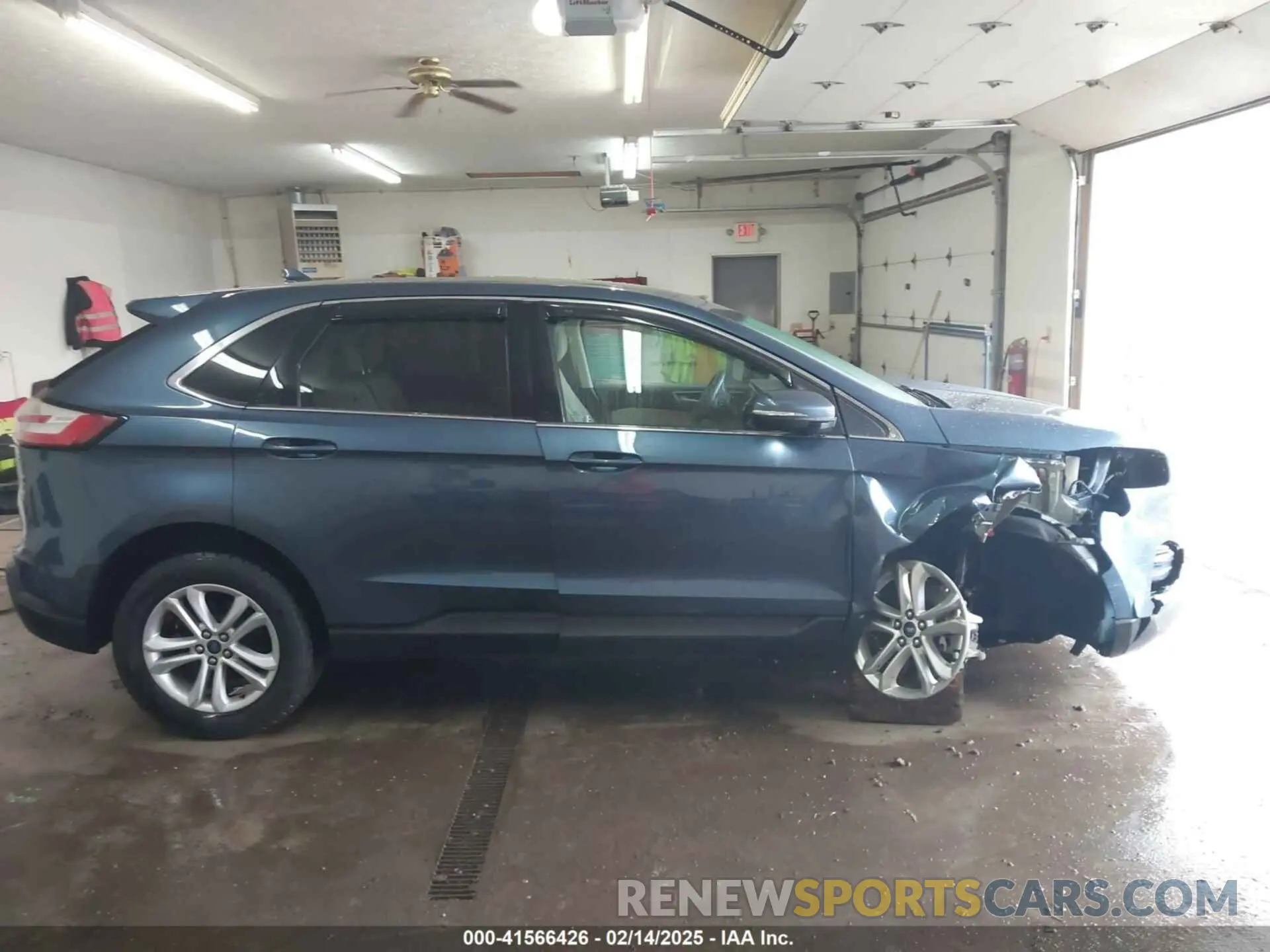 14 Photograph of a damaged car 2FMPK4J93KBB40828 FORD EDGE 2019
