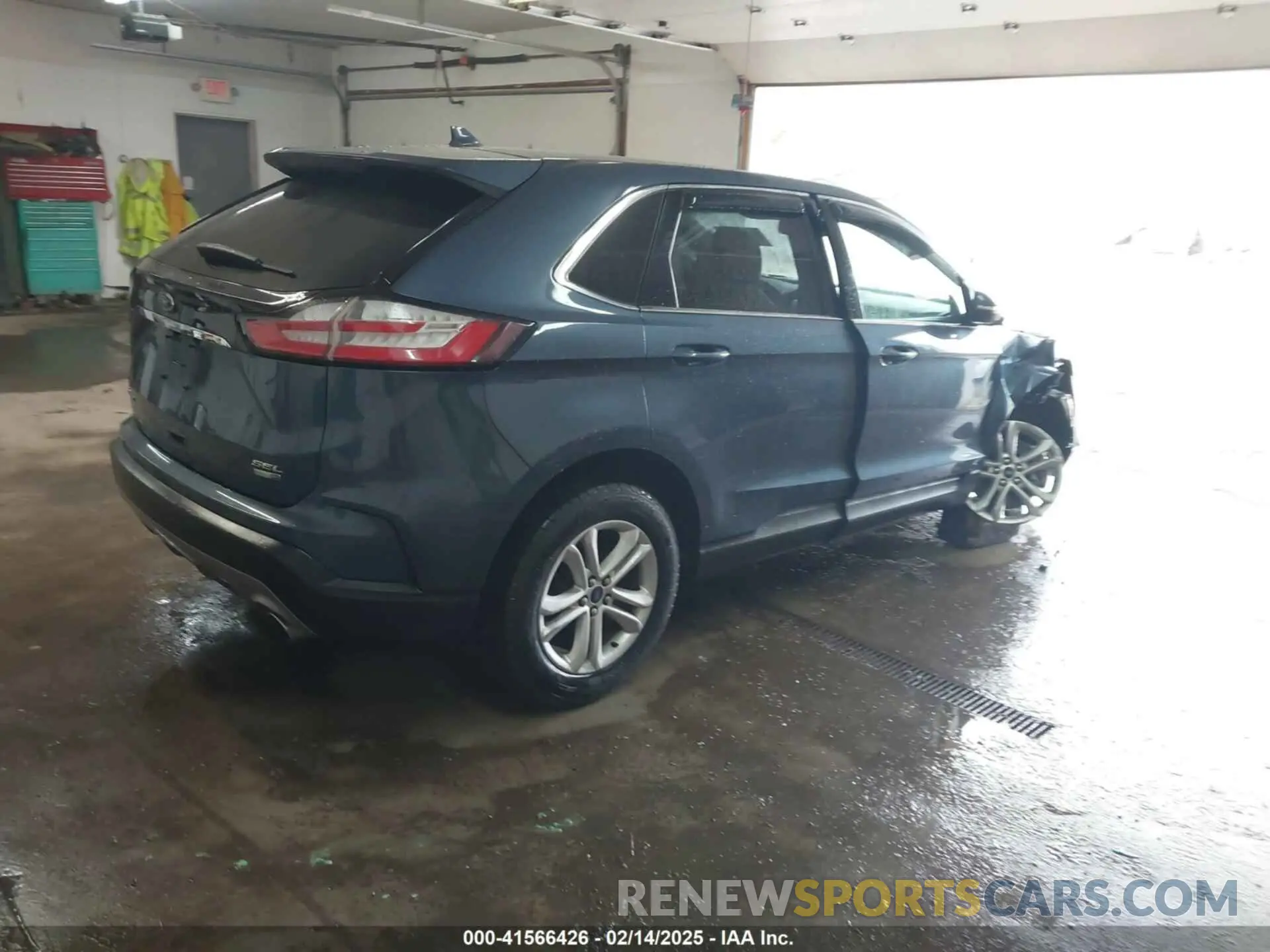 4 Photograph of a damaged car 2FMPK4J93KBB40828 FORD EDGE 2019