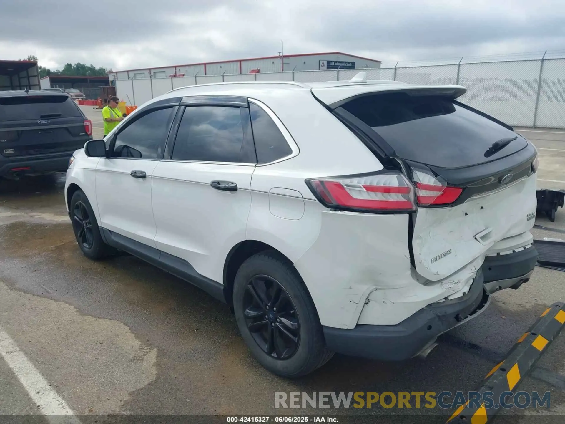3 Фотография поврежденного автомобиля 2FMPK4J94KBB60747 FORD EDGE 2019