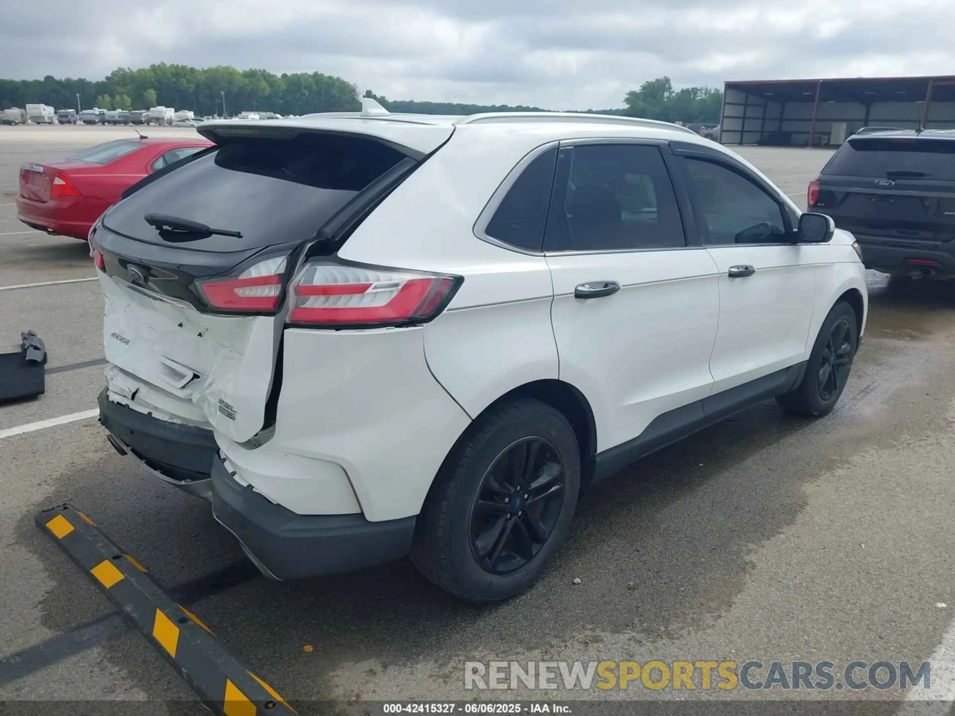 4 Фотография поврежденного автомобиля 2FMPK4J94KBB60747 FORD EDGE 2019