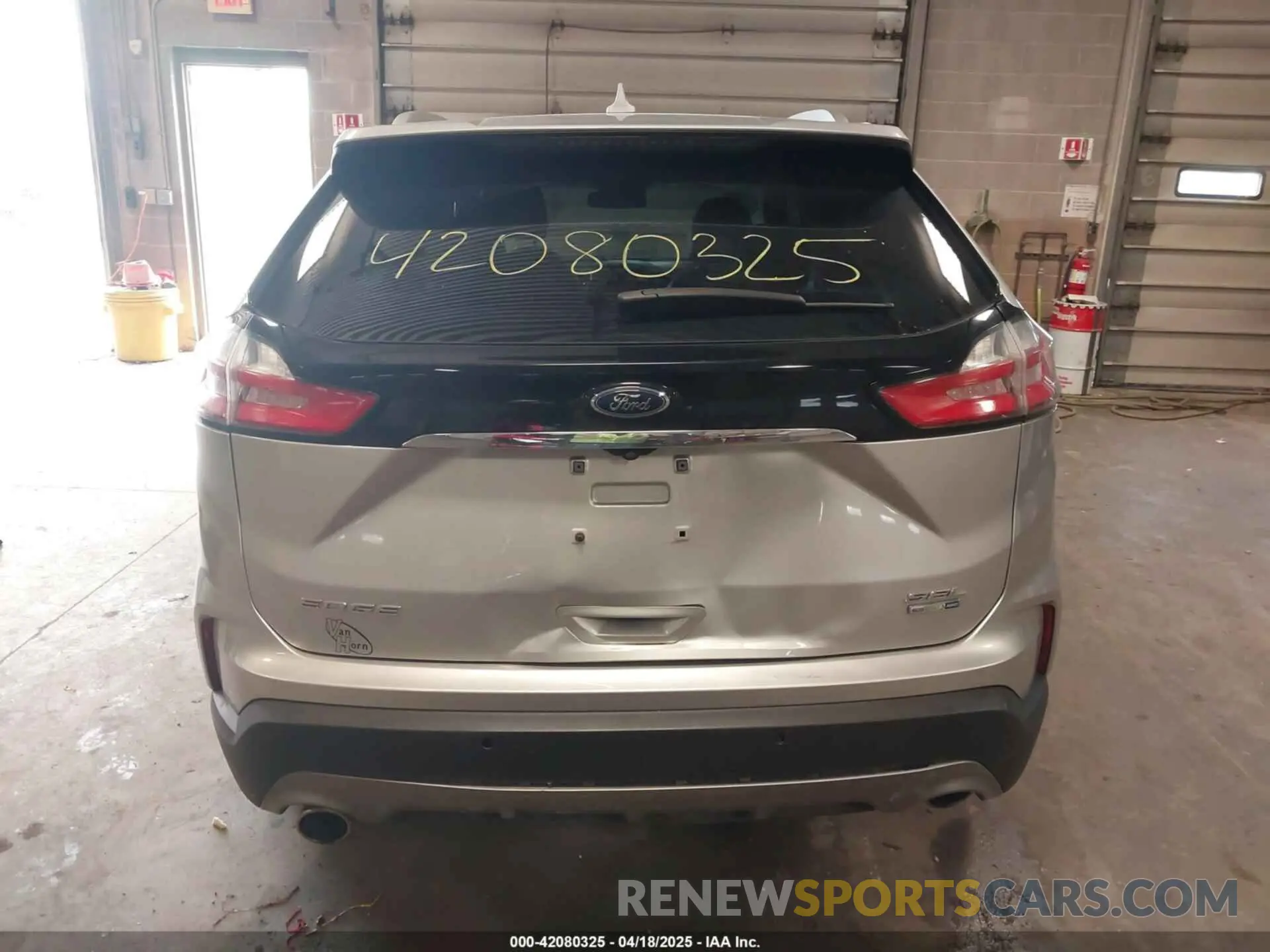 16 Фотография поврежденного автомобиля 2FMPK4J95KBB11427 FORD EDGE 2019