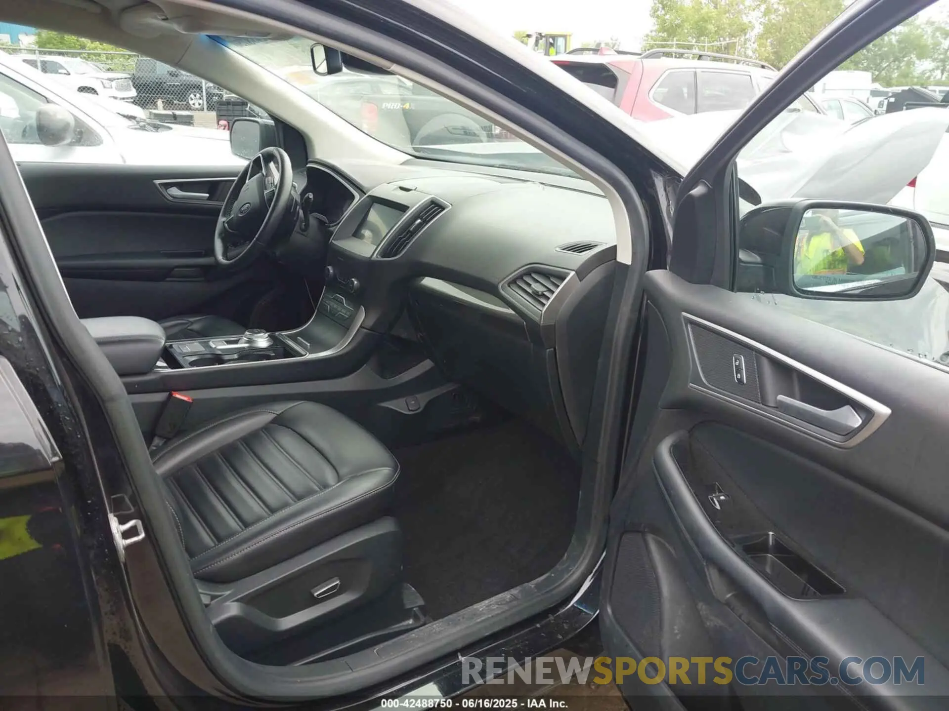 5 Photograph of a damaged car 2FMPK4J96KBC18745 FORD EDGE 2019